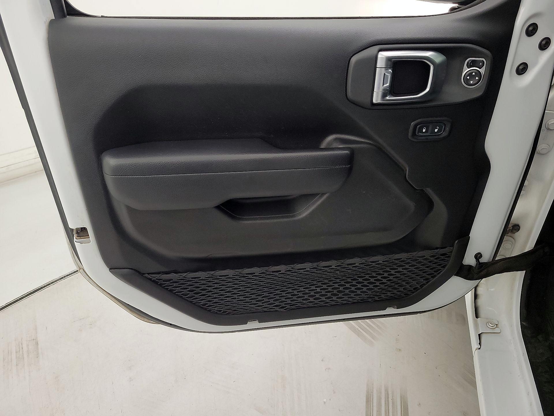 Thumbnail: 2023 Jeep Gladiator - 12