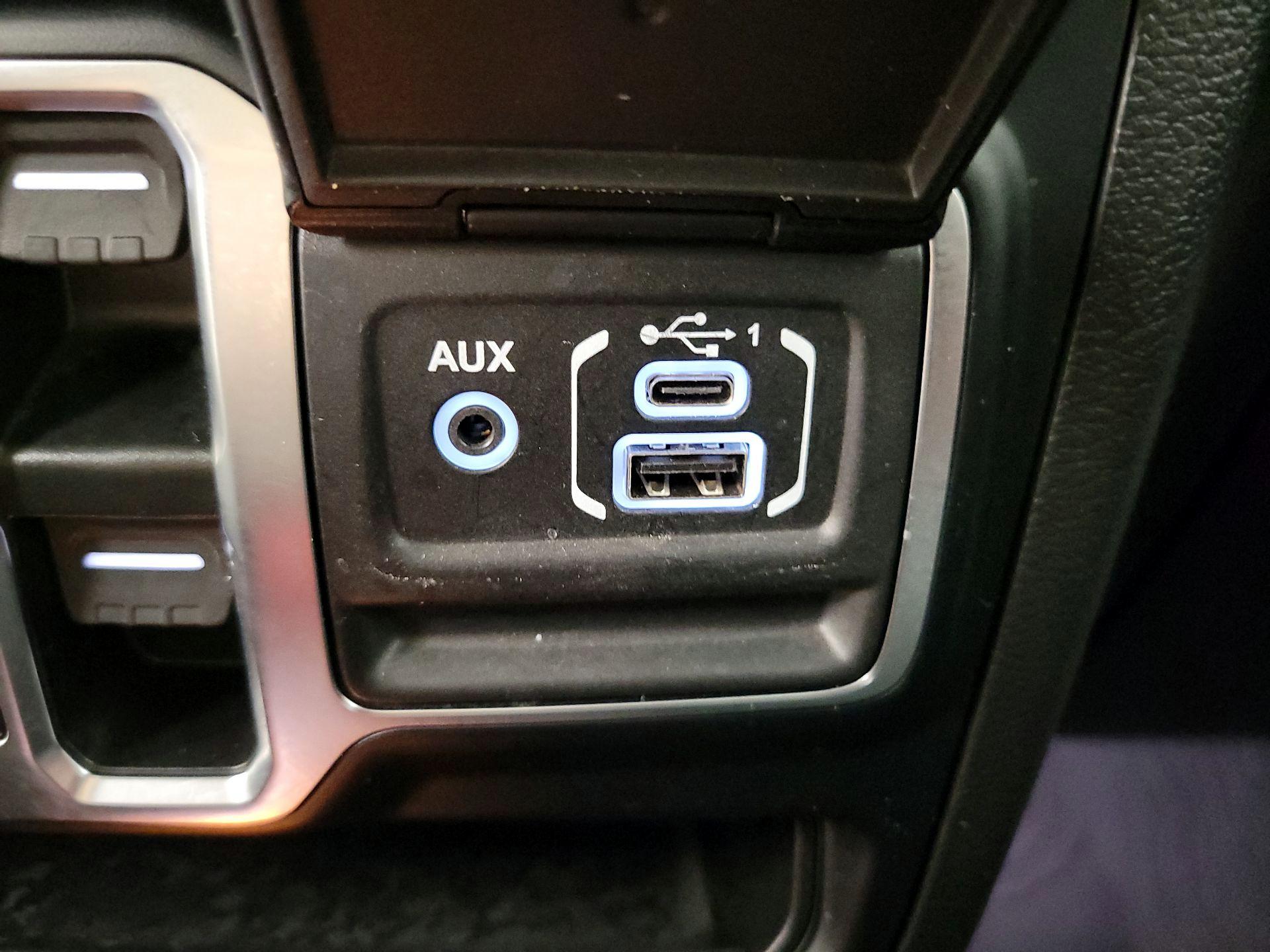 Thumbnail: 2023 Jeep Gladiator - 18