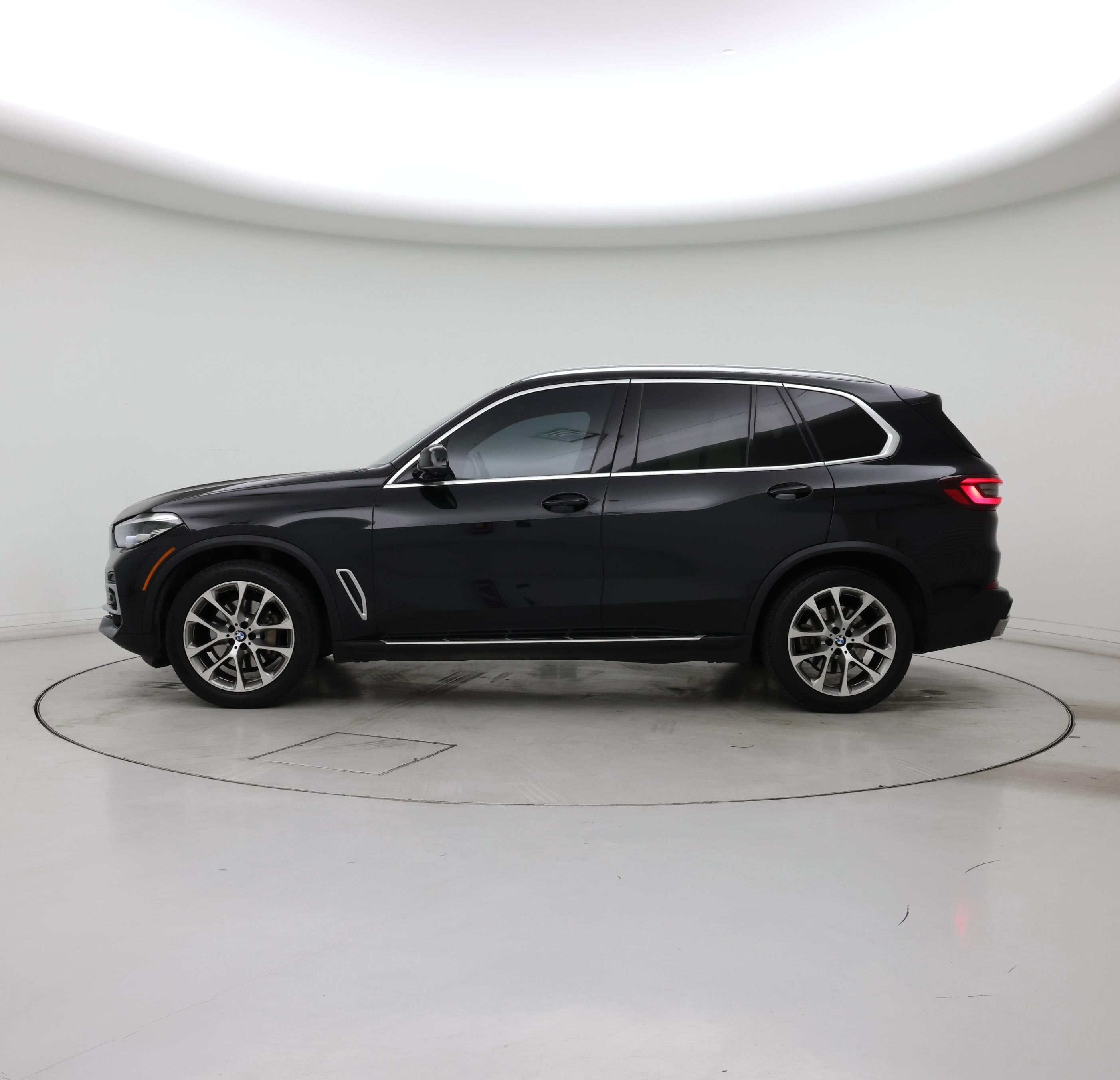 Thumbnail: 2023 BMW X5 - 3