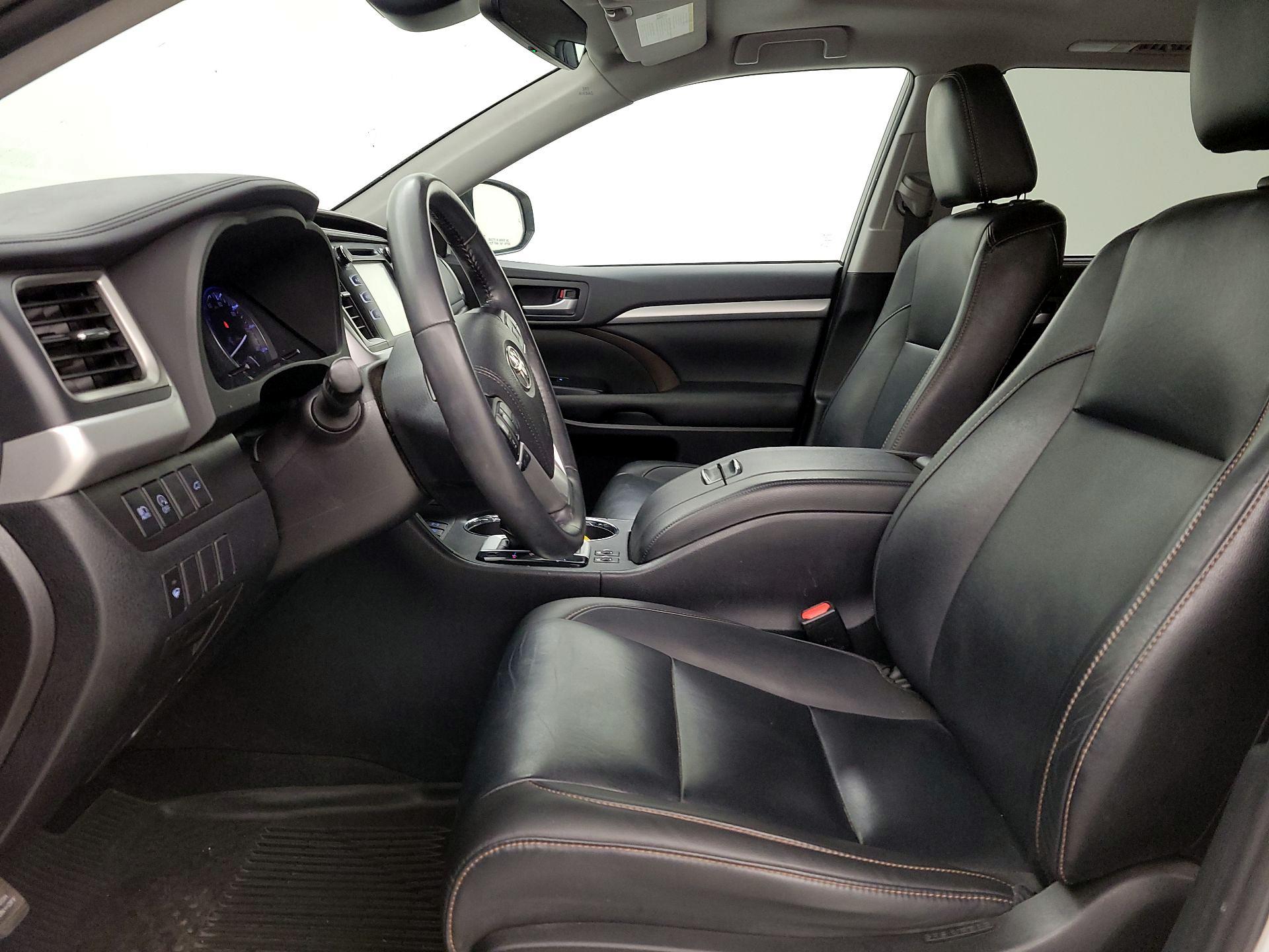 Thumbnail: 2019 Toyota Highlander - 11