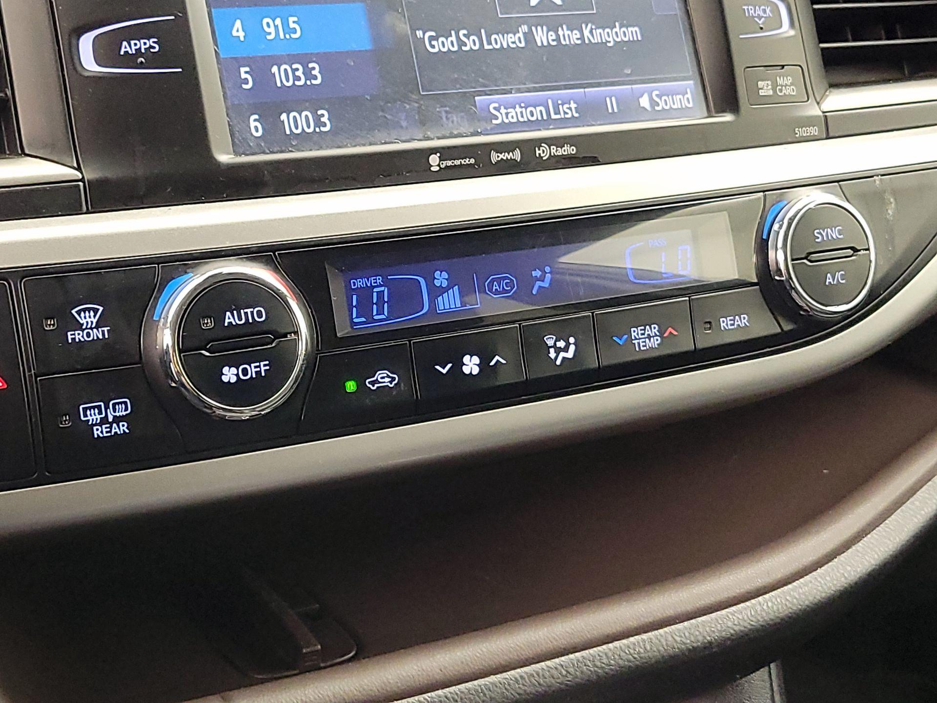 Thumbnail: 2019 Toyota Highlander - 16