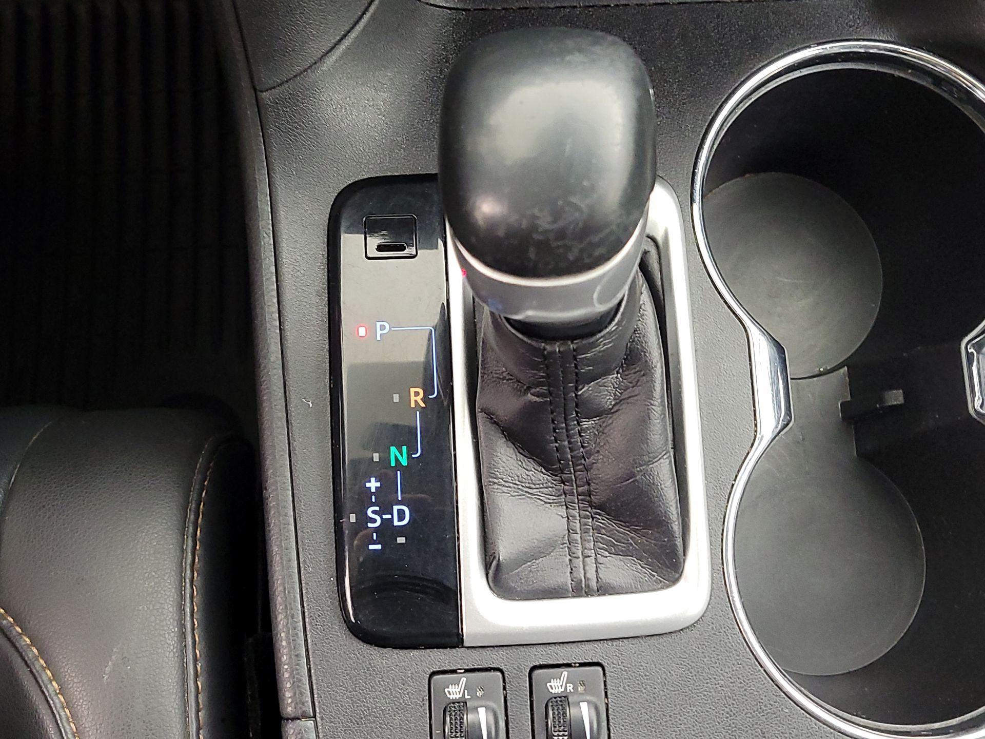 Thumbnail: 2019 Toyota Highlander - 17