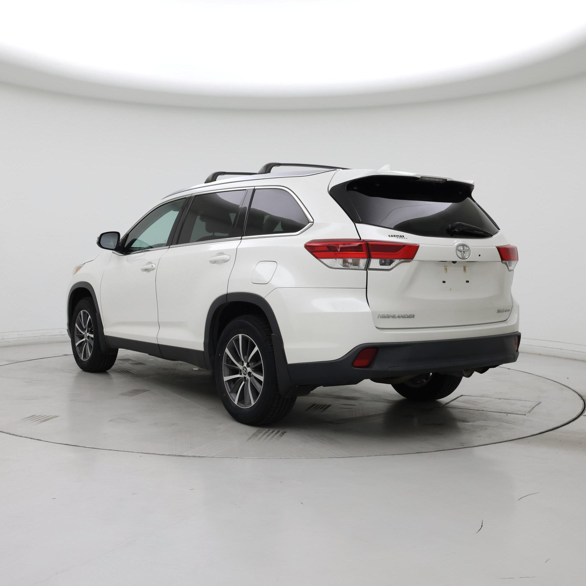 Thumbnail: 2019 Toyota Highlander - 2