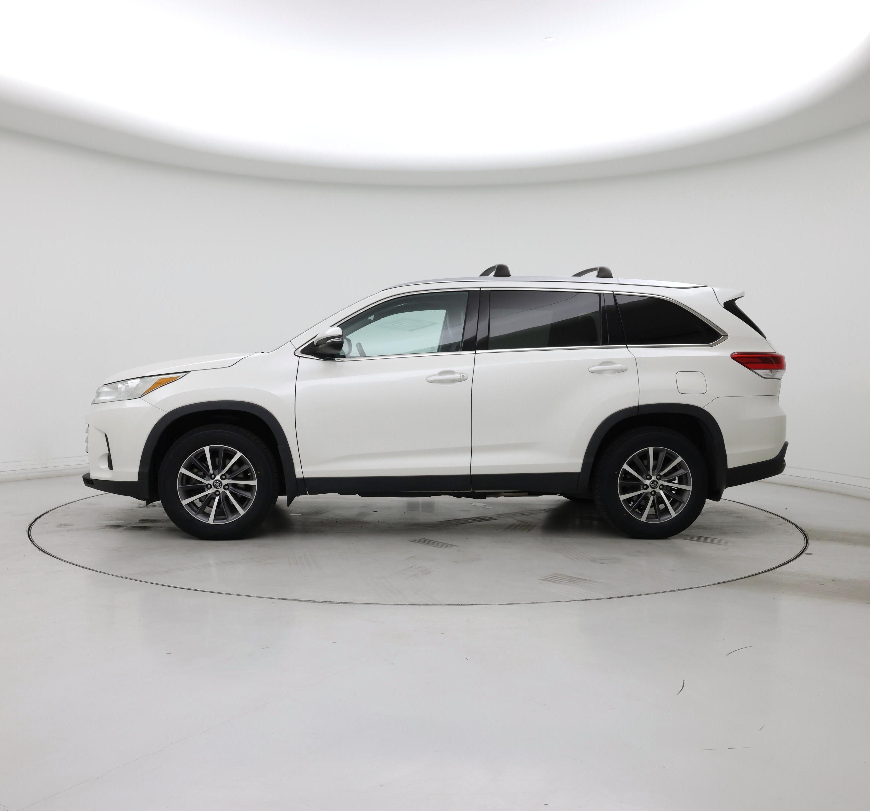 Thumbnail: 2019 Toyota Highlander - 3