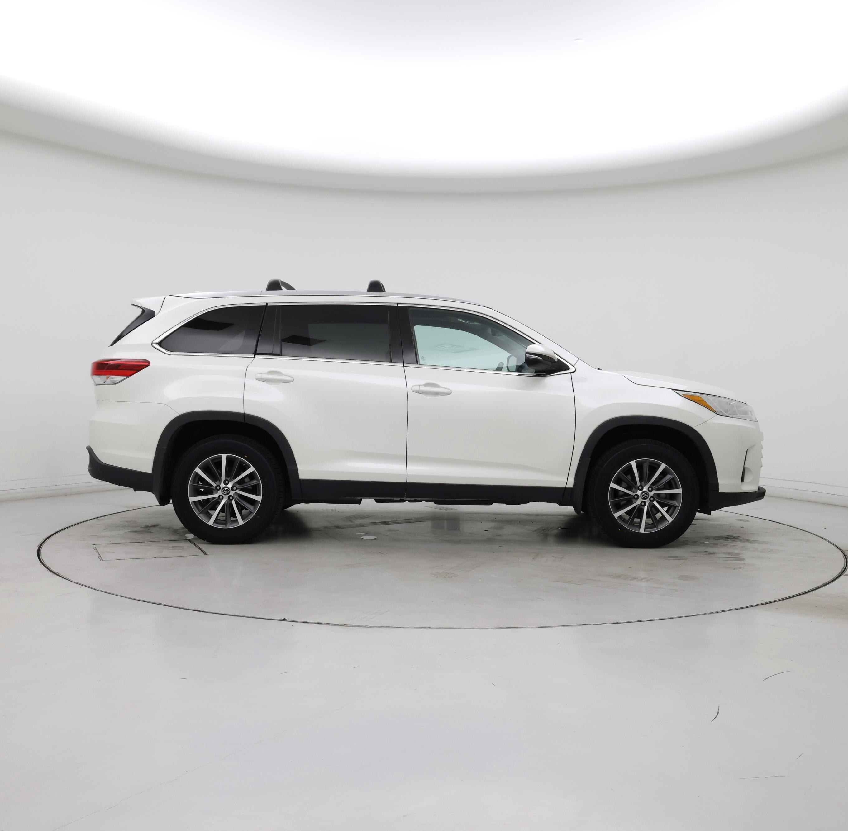 Thumbnail: 2019 Toyota Highlander - 7