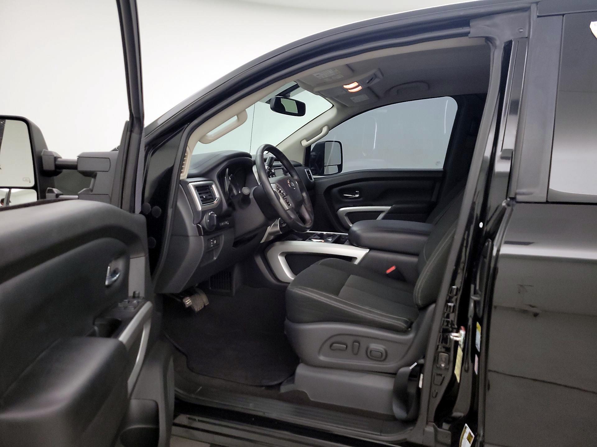 Thumbnail: 2018 Nissan Titan - 11