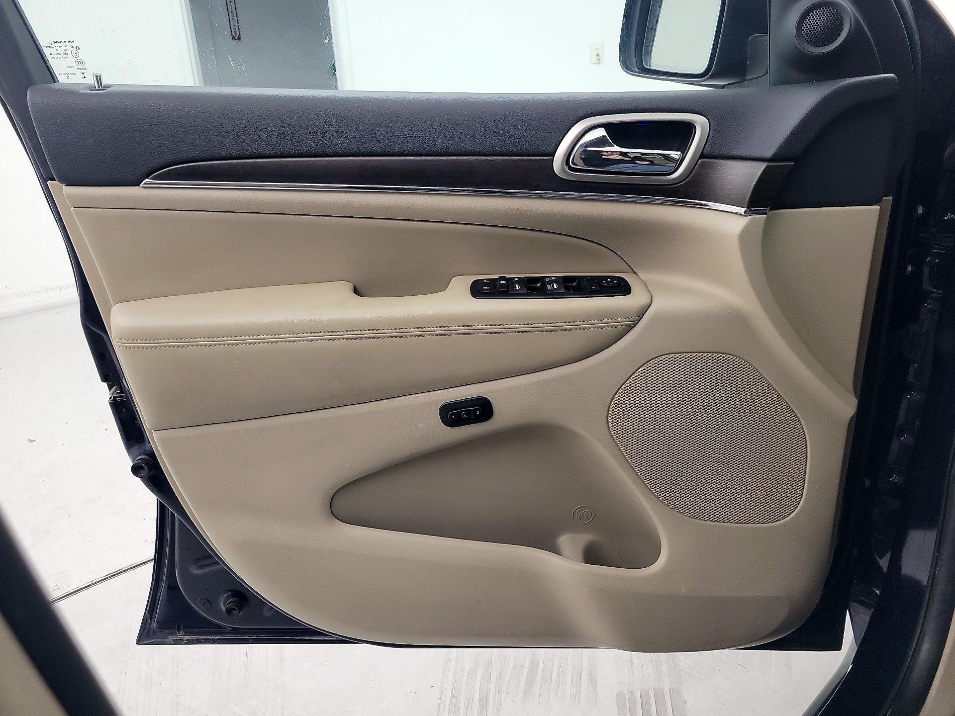 Thumbnail: 2016 Jeep Grand Cherokee - 12