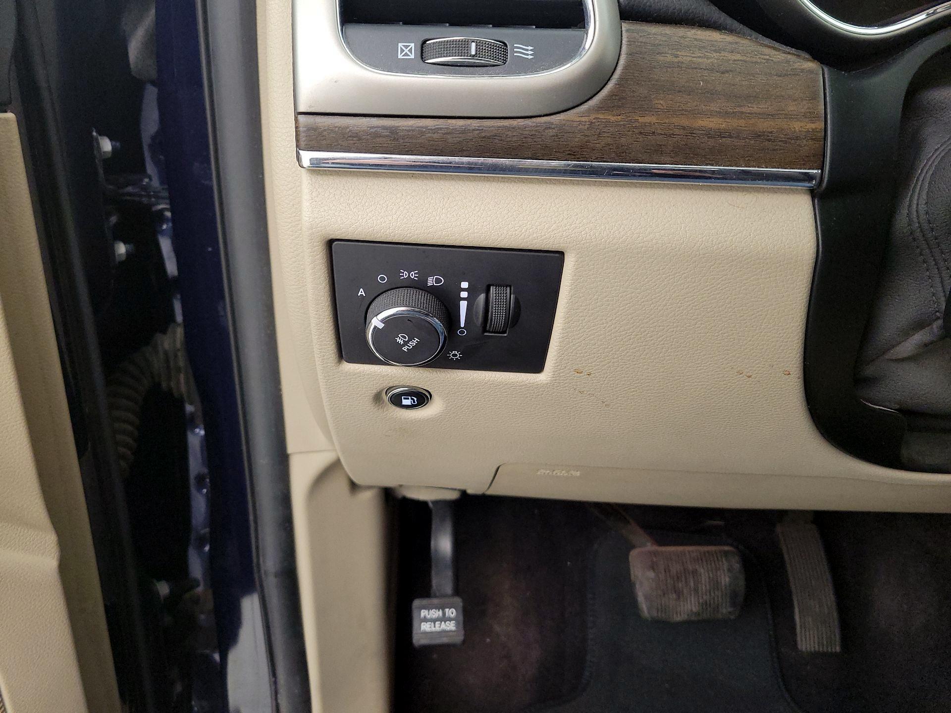 Thumbnail: 2016 Jeep Grand Cherokee - 13