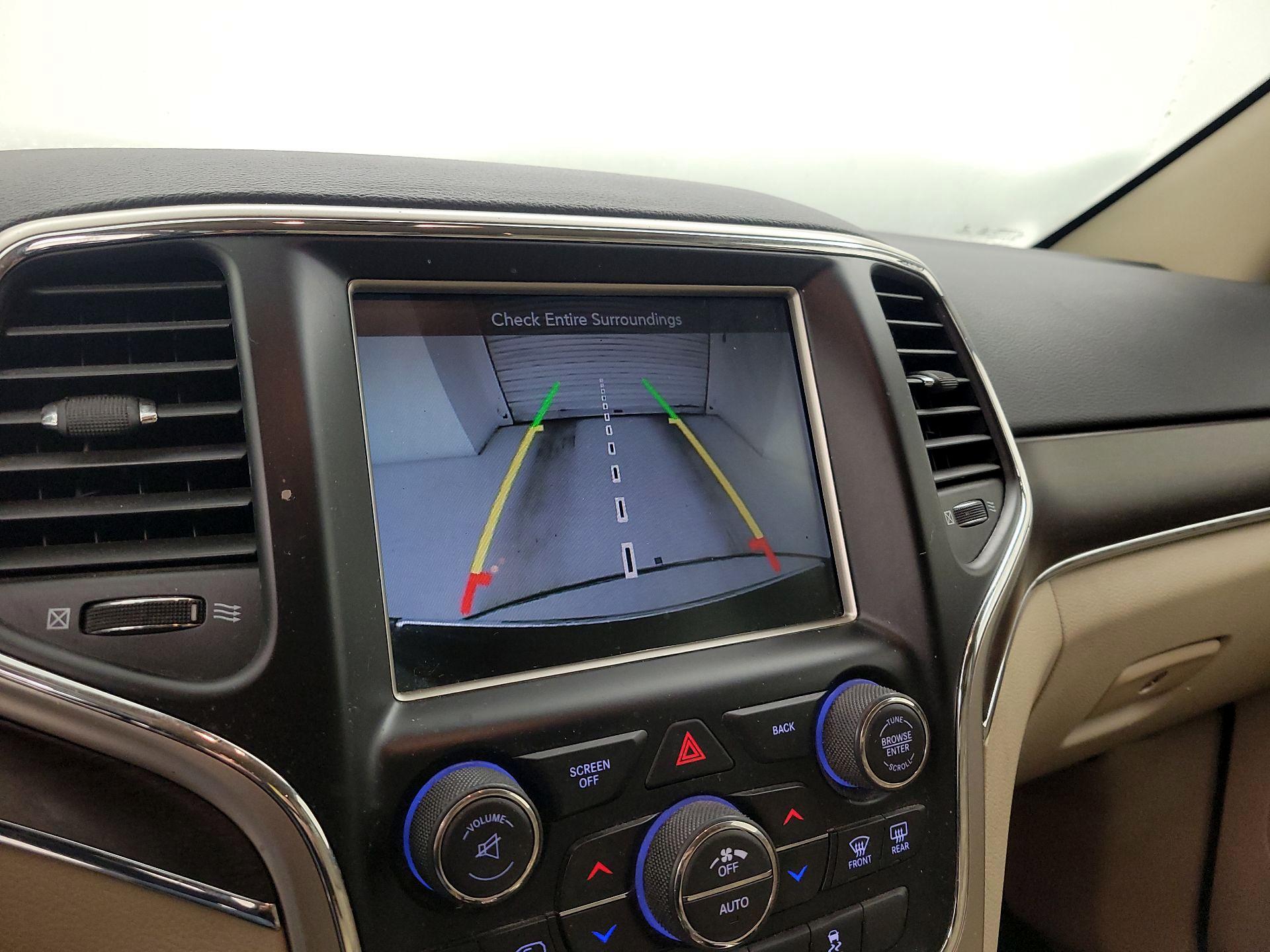 Thumbnail: 2016 Jeep Grand Cherokee - 15