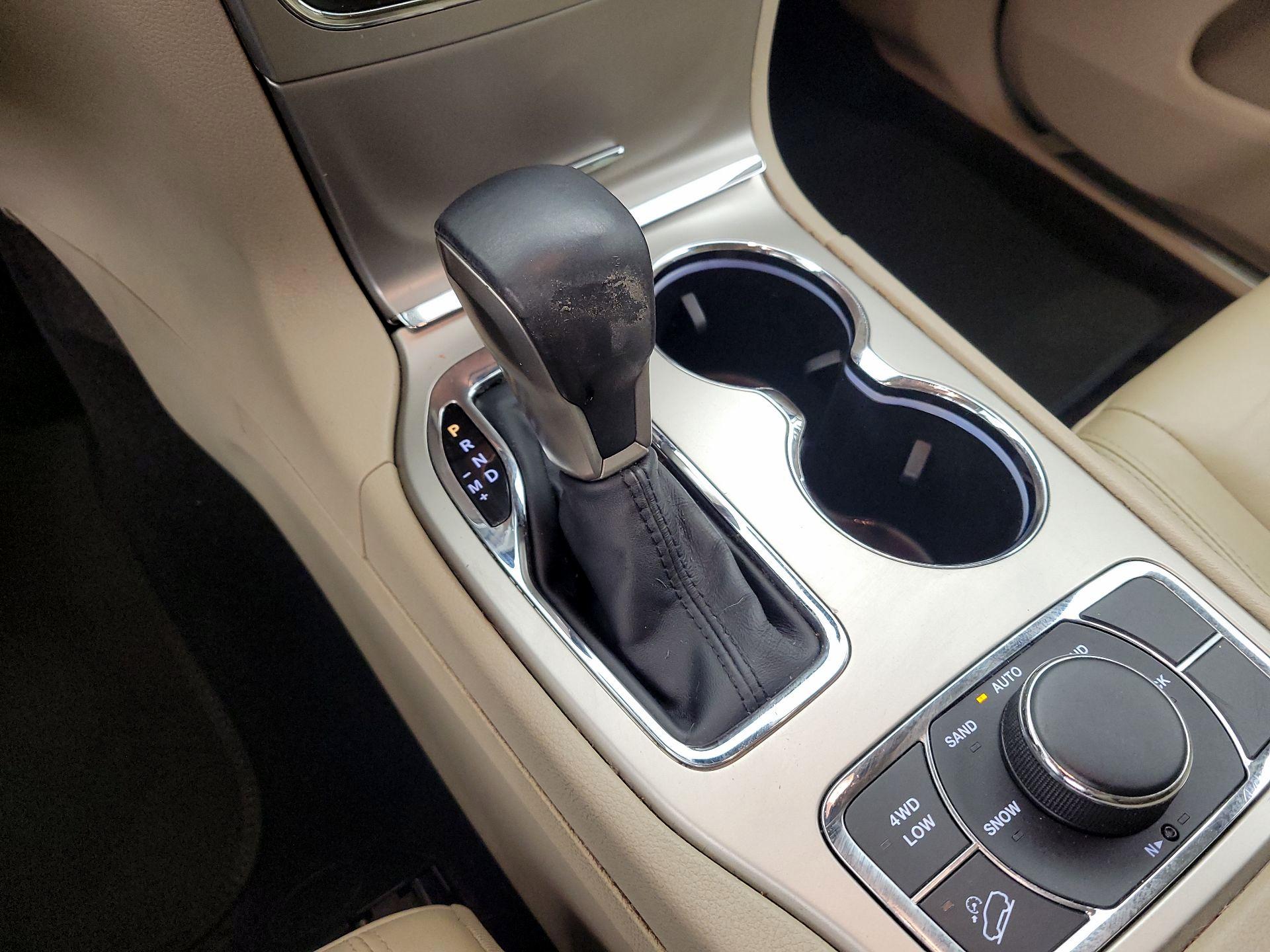 Thumbnail: 2016 Jeep Grand Cherokee - 18