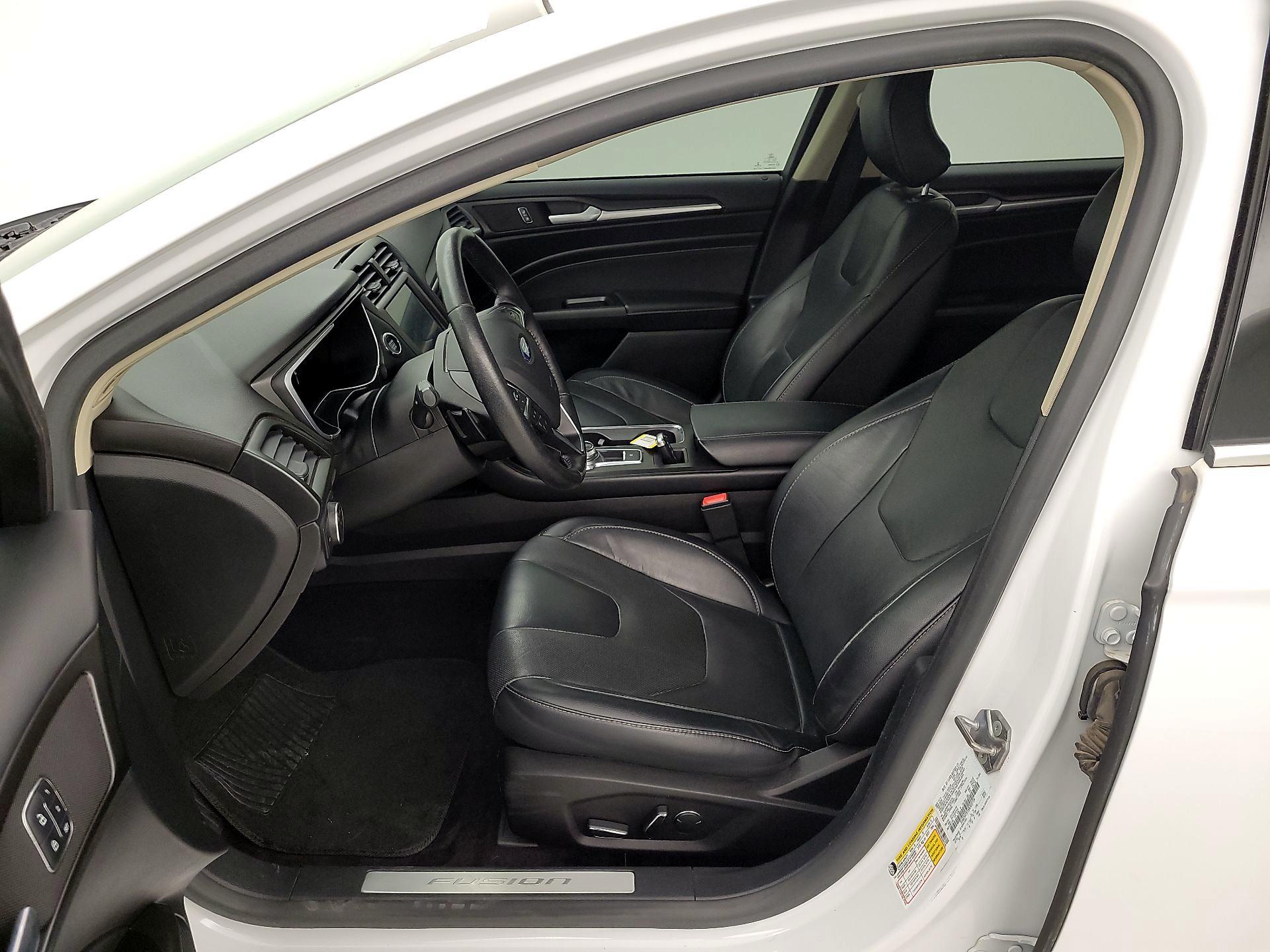 Thumbnail: 2017 Ford Fusion - 11