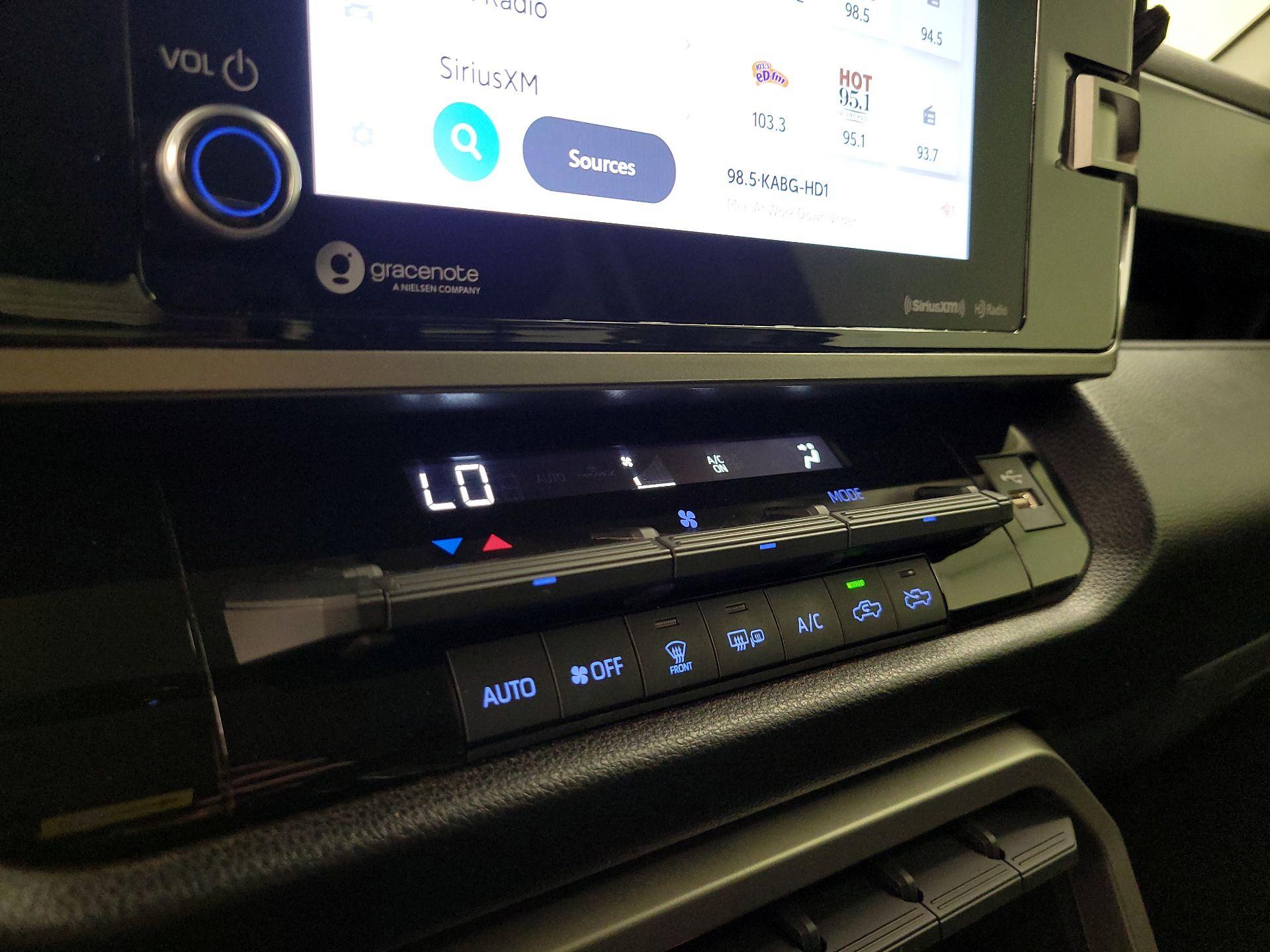 Thumbnail: 2022 Toyota Tundra - 16