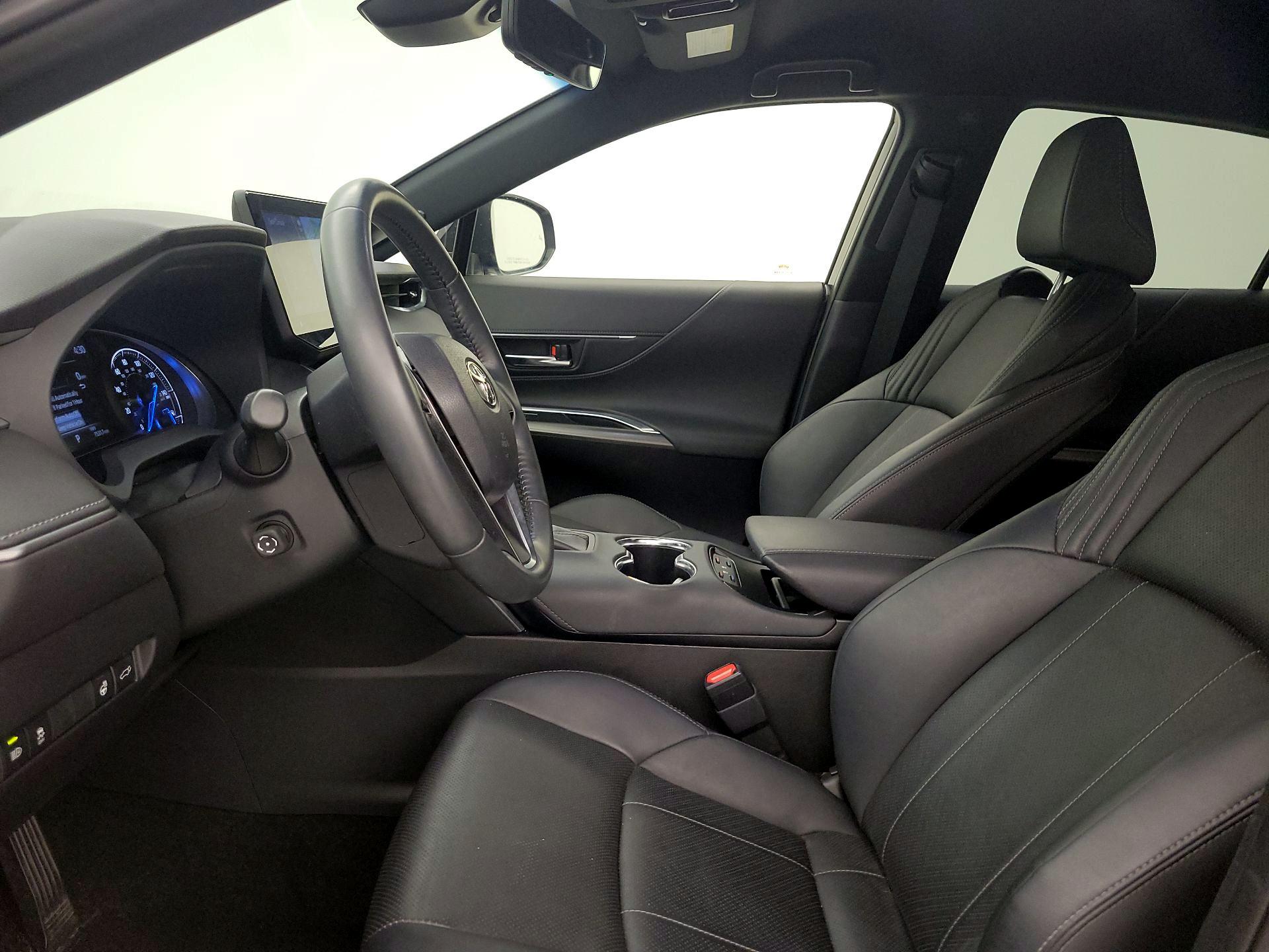 Thumbnail: 2021 Toyota Venza - 11