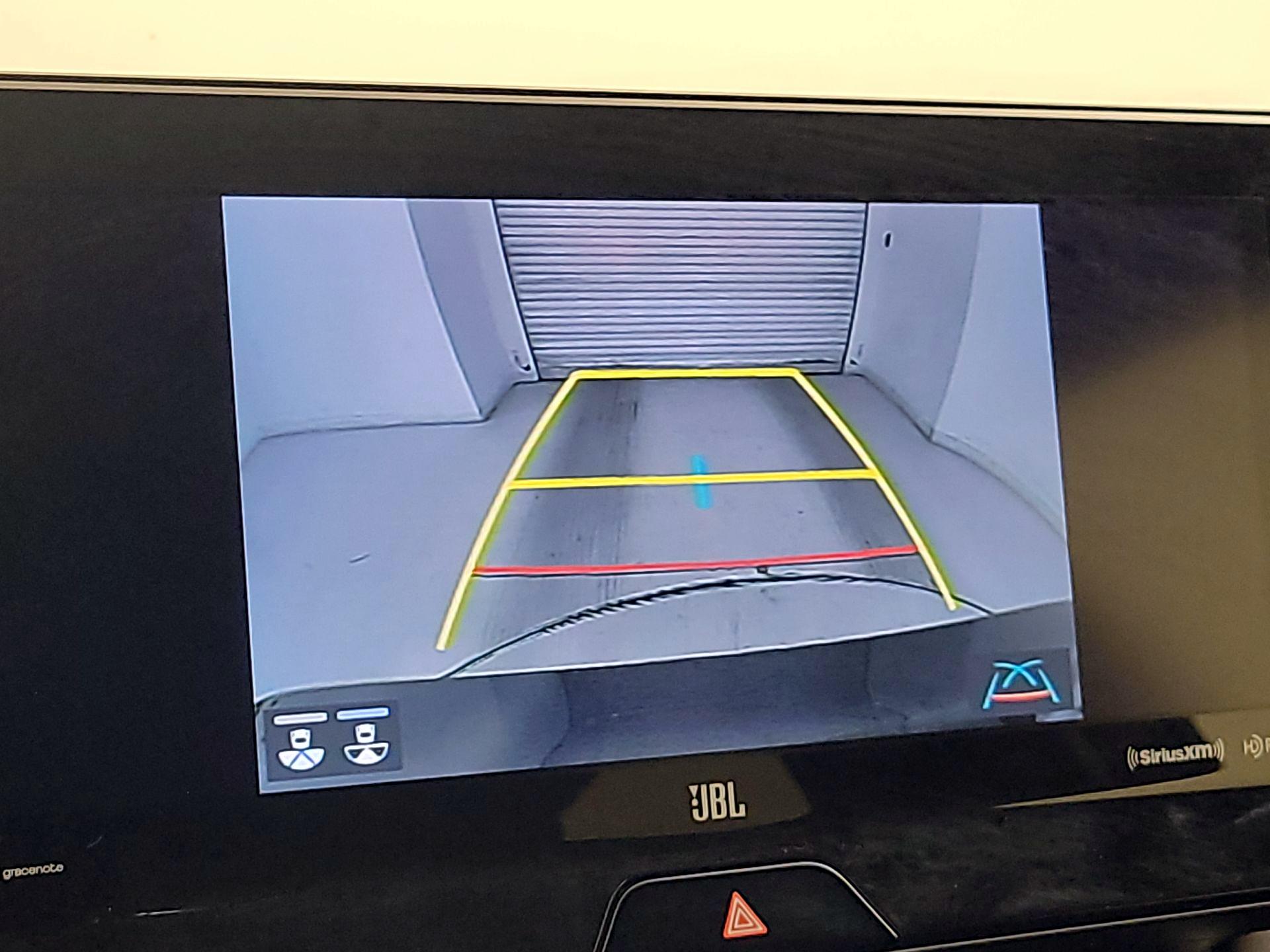 Thumbnail: 2021 Toyota Venza - 15