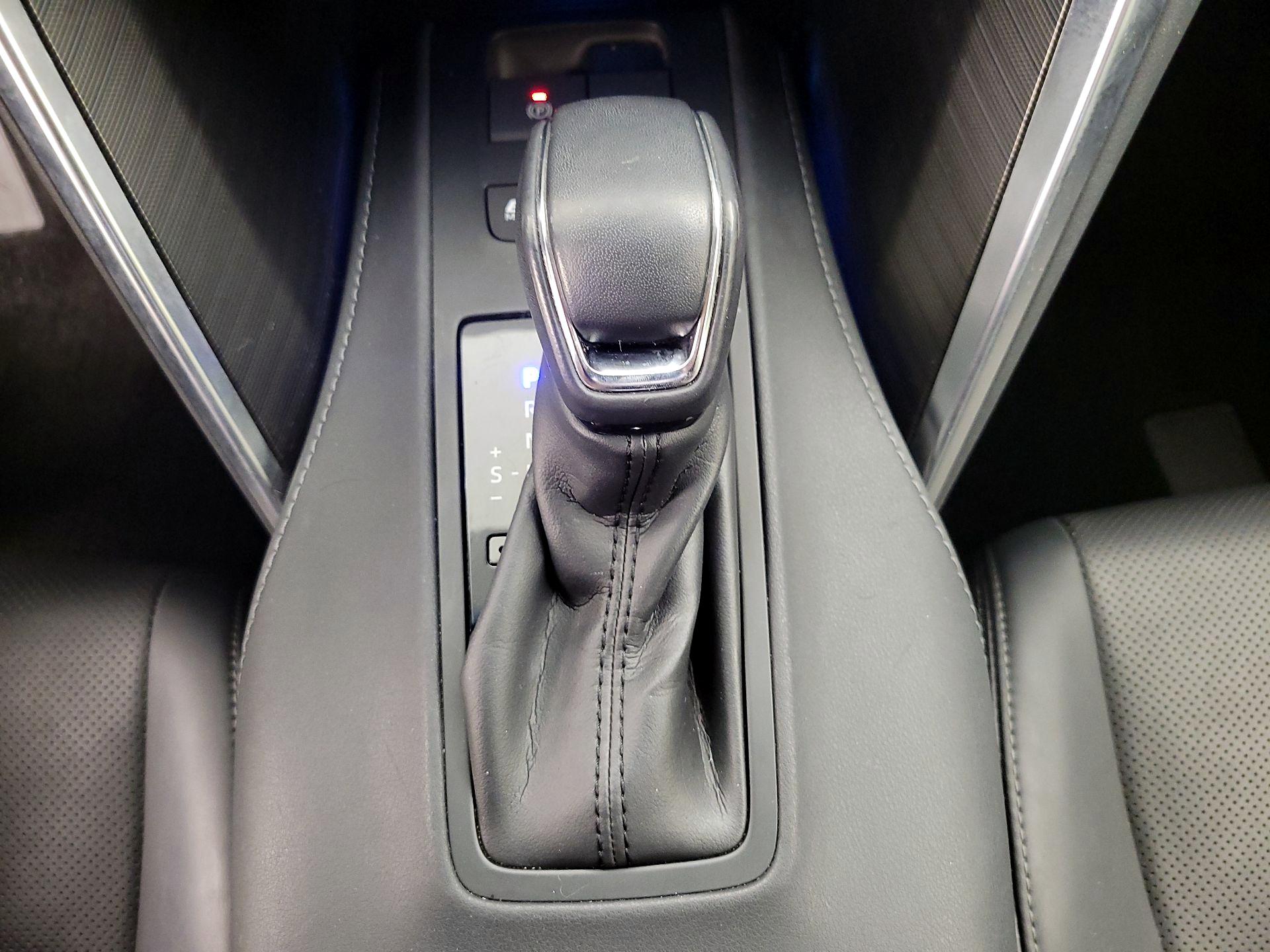 Thumbnail: 2021 Toyota Venza - 18