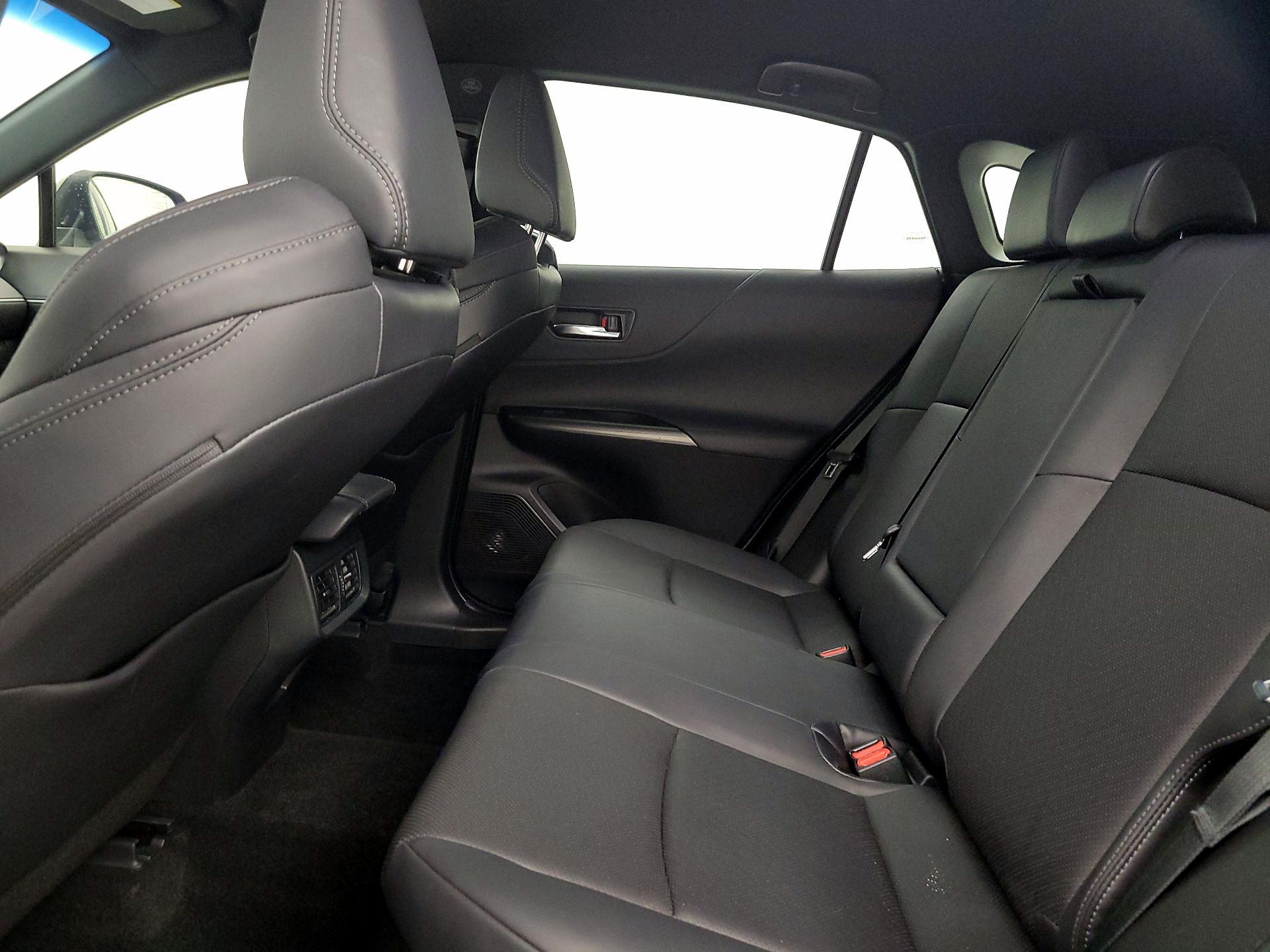 Thumbnail: 2021 Toyota Venza - 20