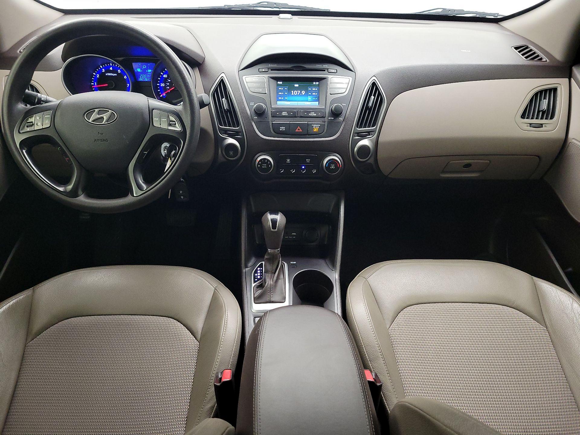 Thumbnail: 2015 Hyundai Tucson - 9