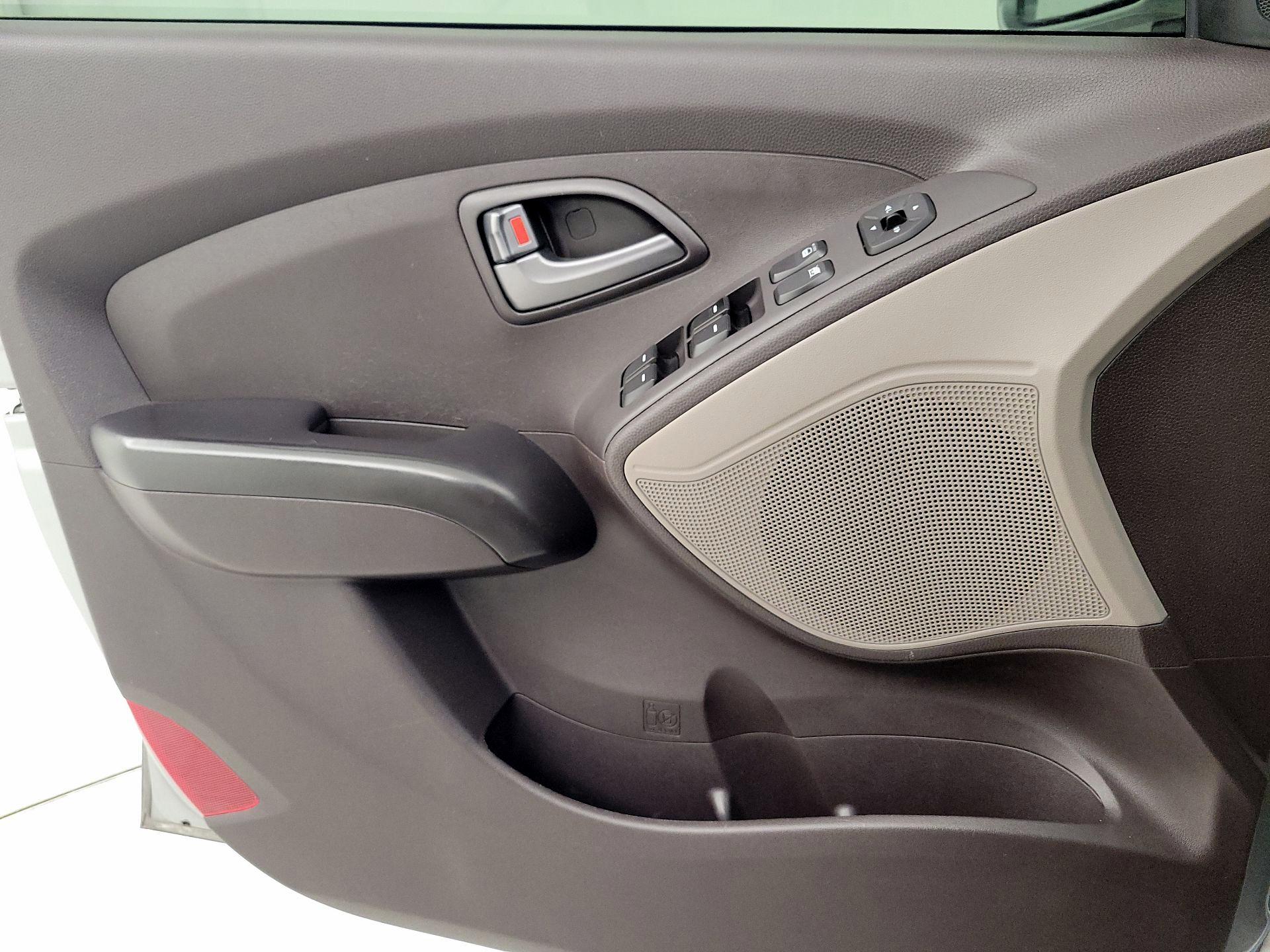 Thumbnail: 2015 Hyundai Tucson - 12