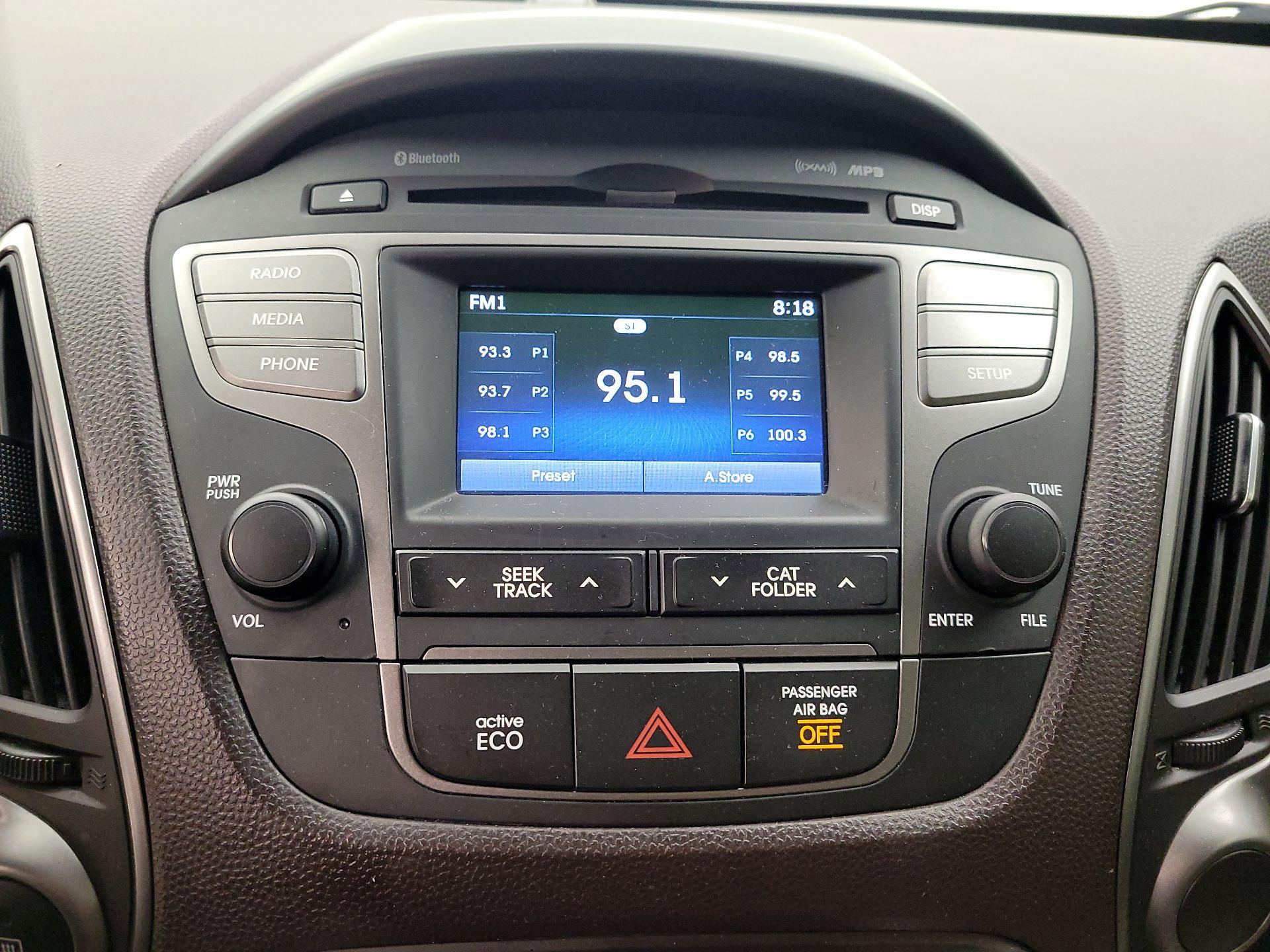 Thumbnail: 2015 Hyundai Tucson - 15