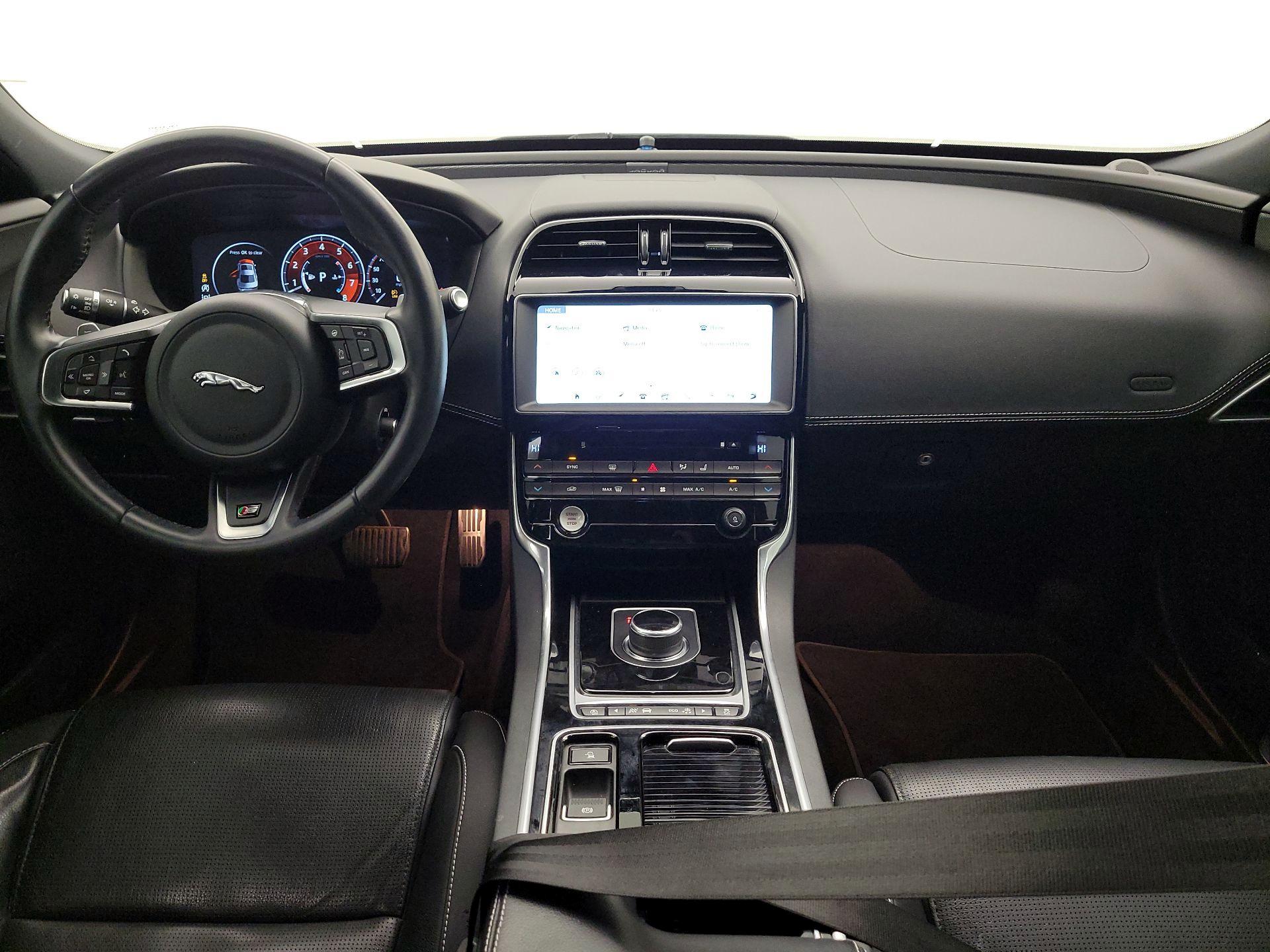 Thumbnail: 2018 Jaguar XE - 9