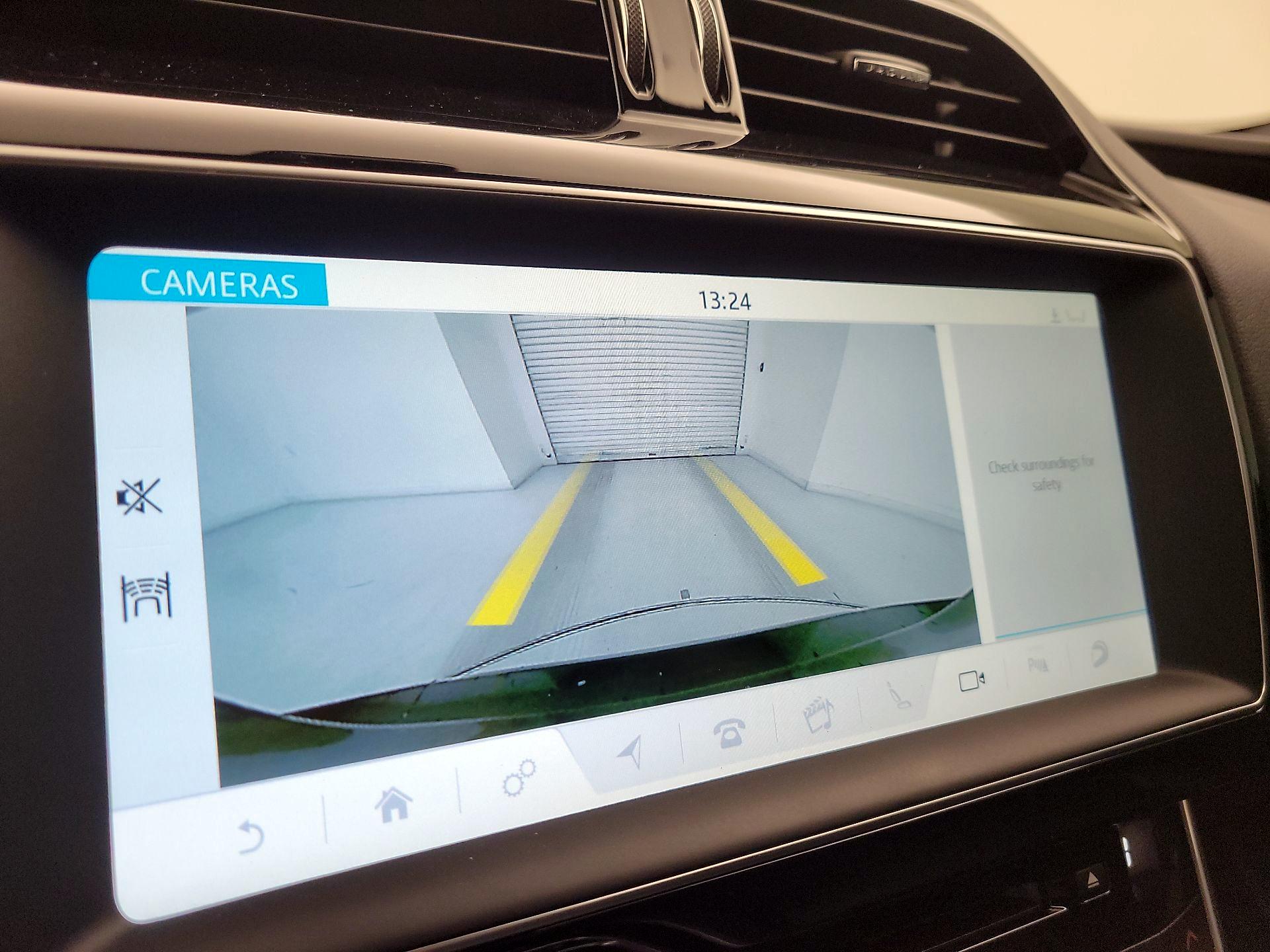 Thumbnail: 2018 Jaguar XE - 14