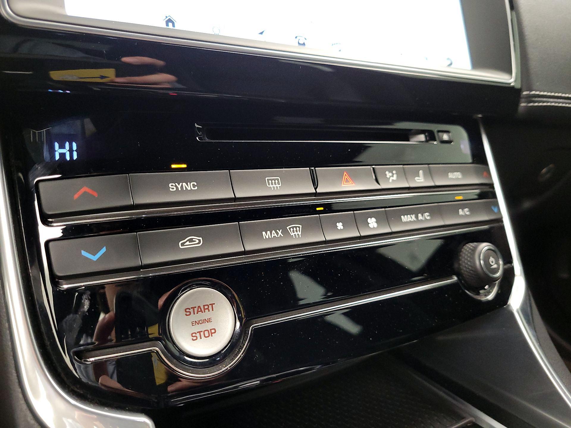 Thumbnail: 2018 Jaguar XE - 16