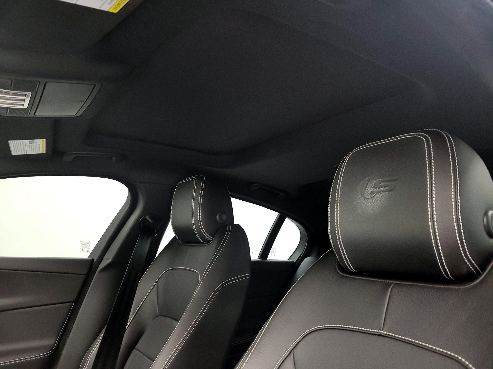 Thumbnail: 2018 Jaguar XE - 18