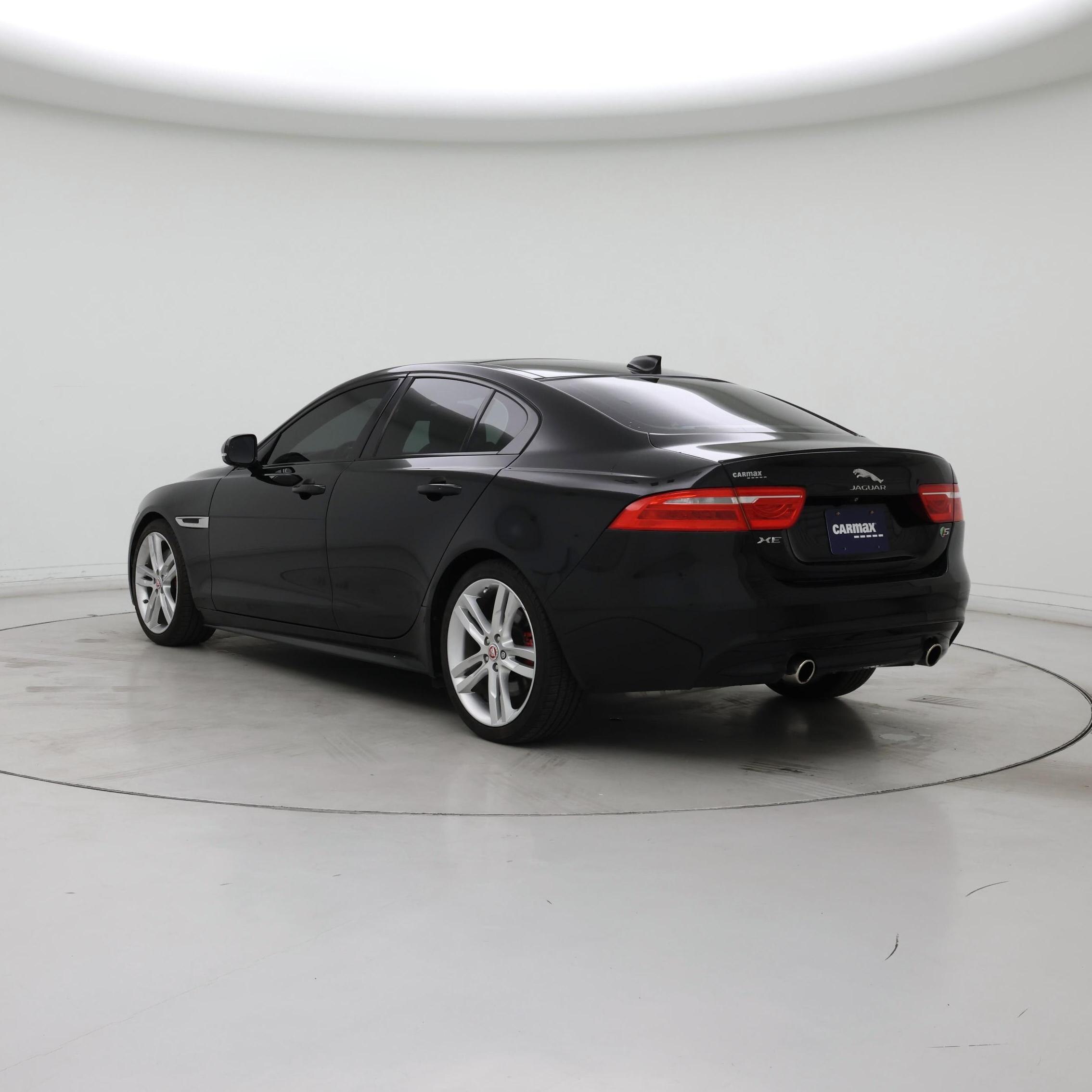 Thumbnail: 2018 Jaguar XE - 2