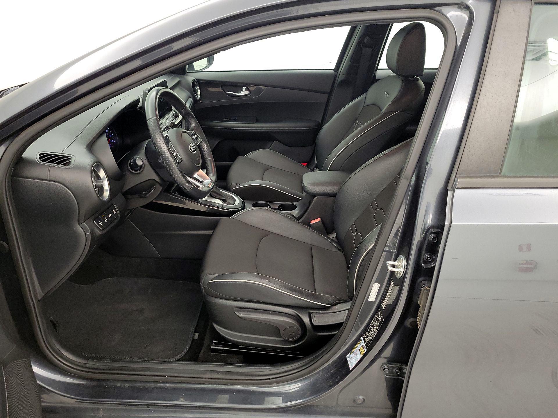 Thumbnail: 2020 Kia Forte - 11