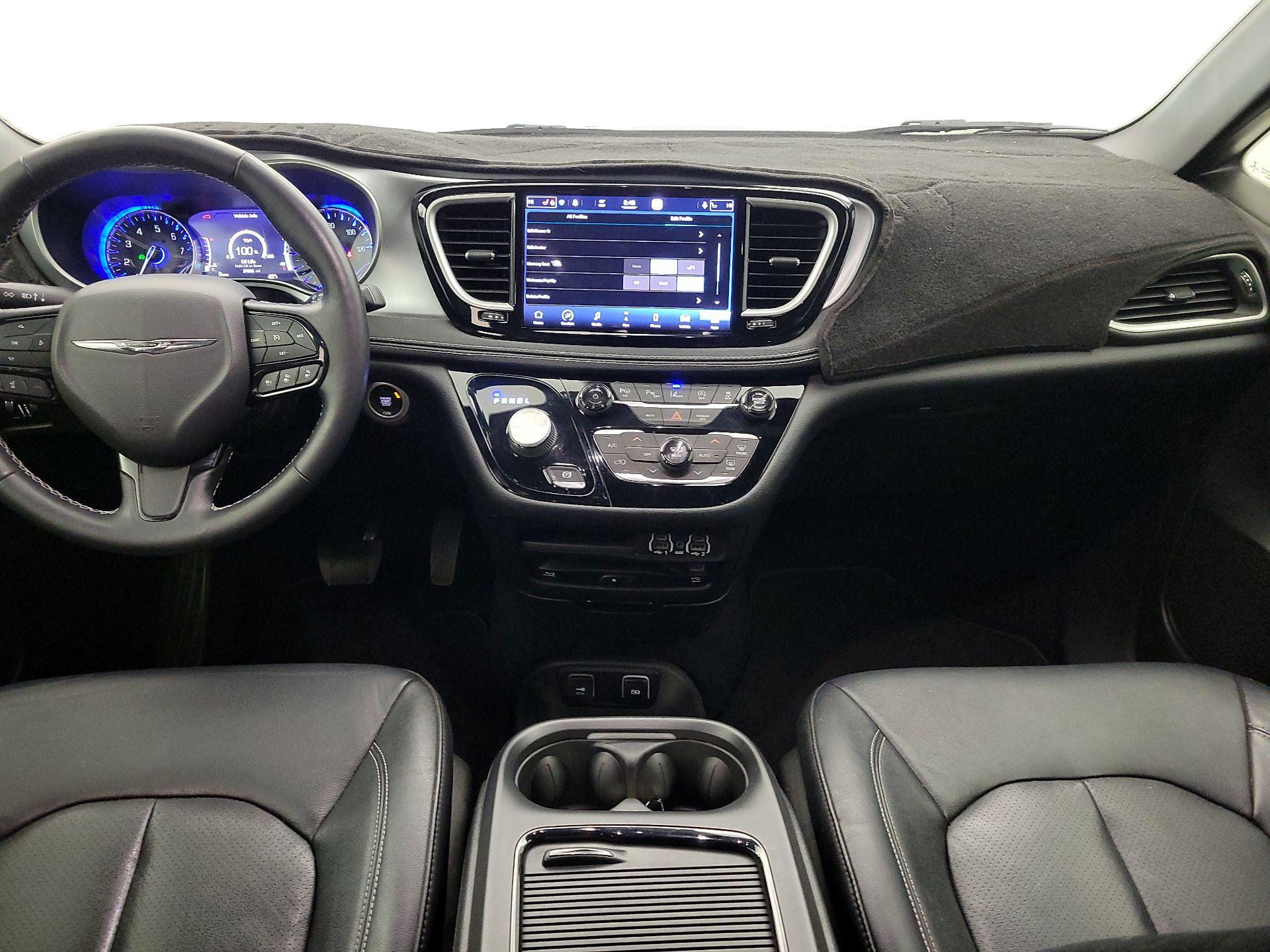 Thumbnail: 2021 Chrysler Pacifica - 9