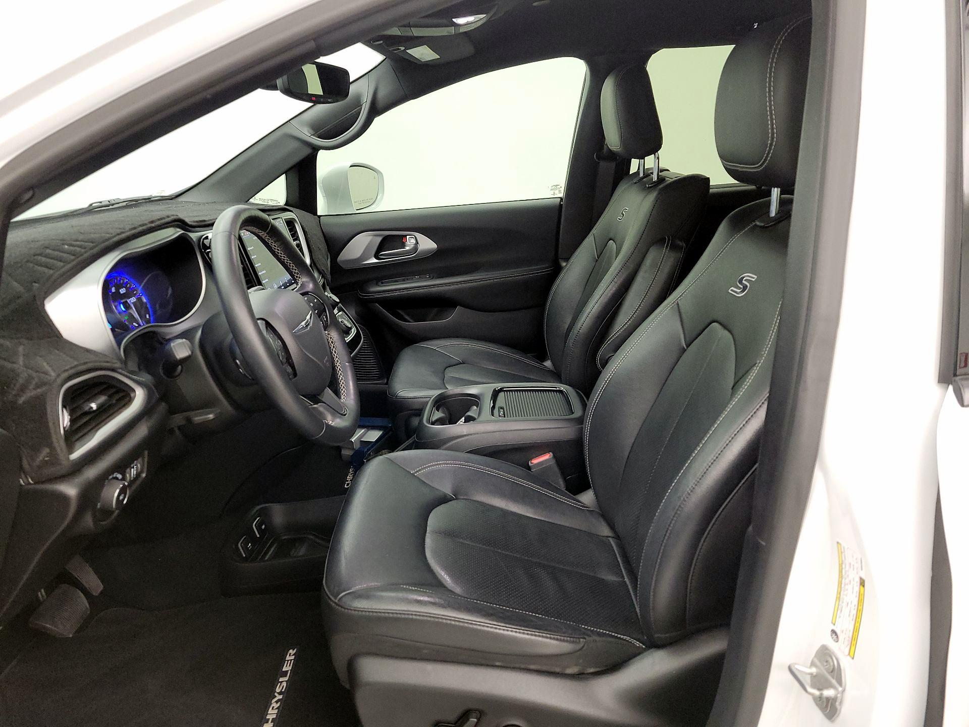 Thumbnail: 2021 Chrysler Pacifica - 11