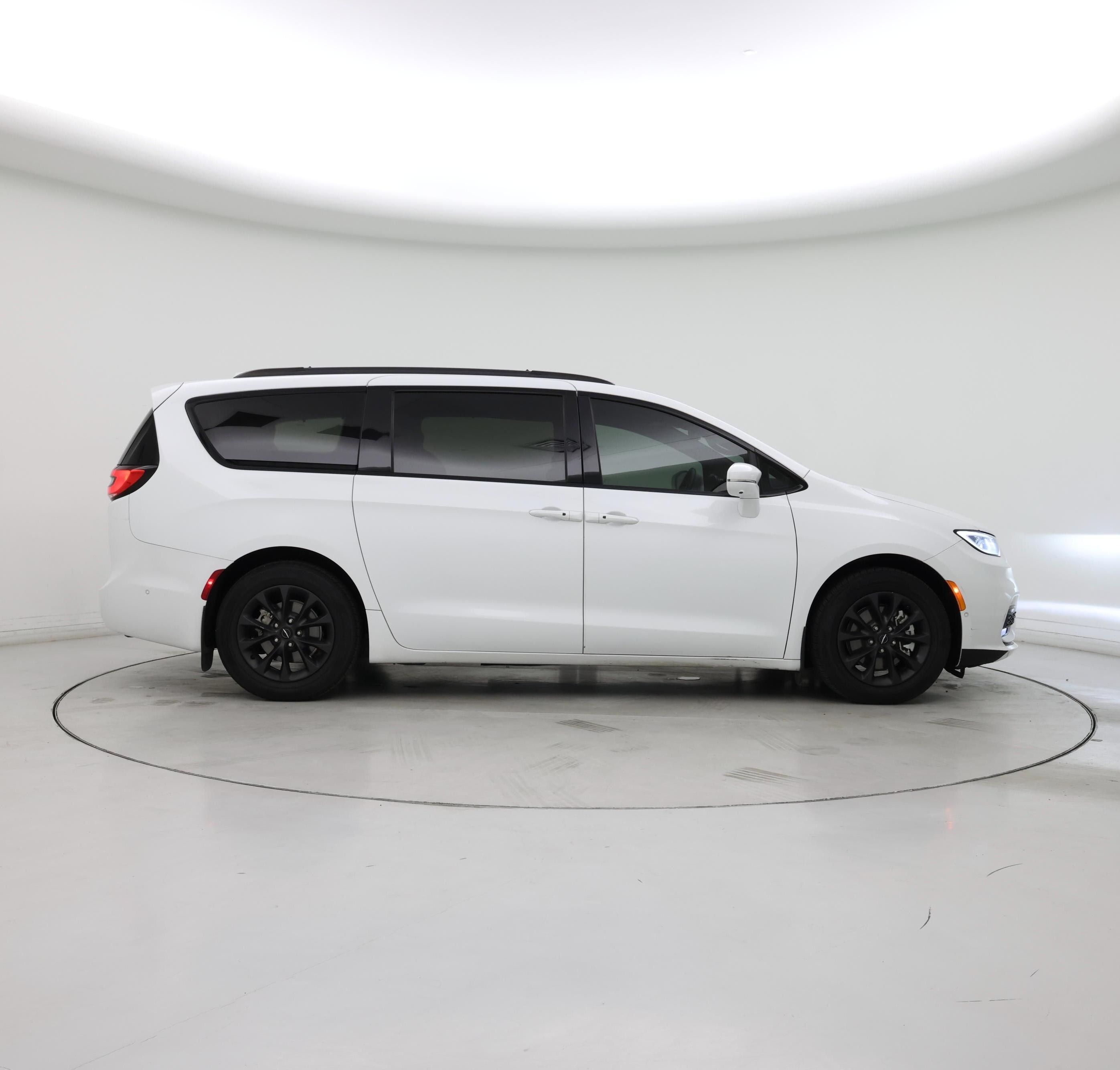 Thumbnail: 2021 Chrysler Pacifica - 7