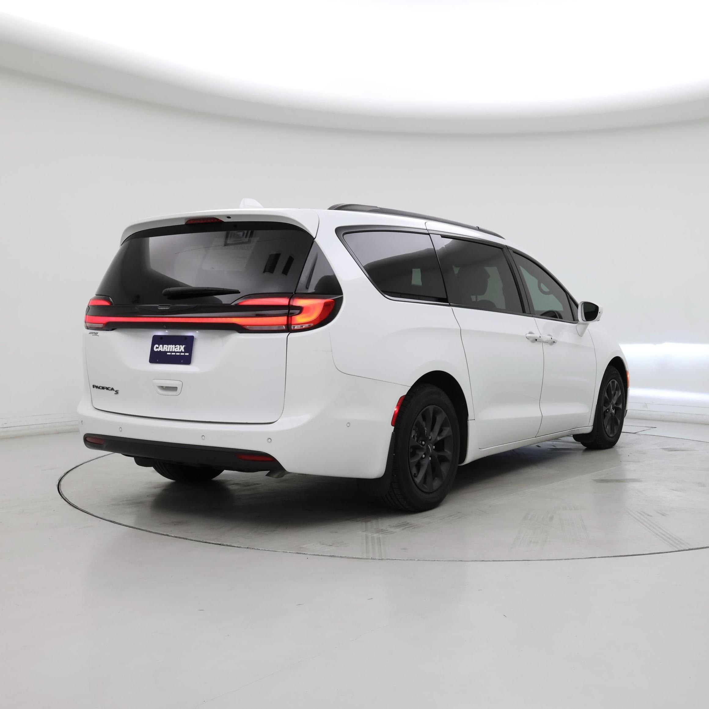 Thumbnail: 2021 Chrysler Pacifica - 8