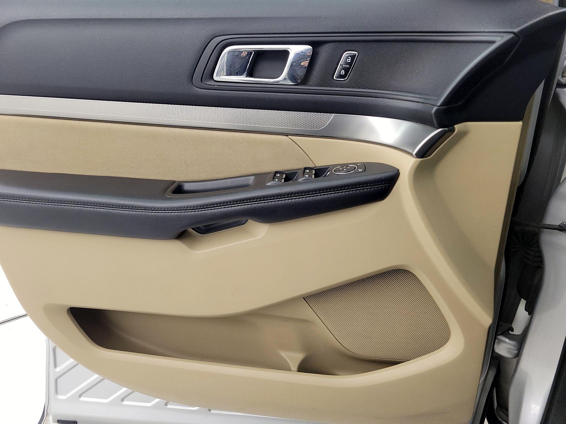 Thumbnail: 2017 Ford Explorer - 12