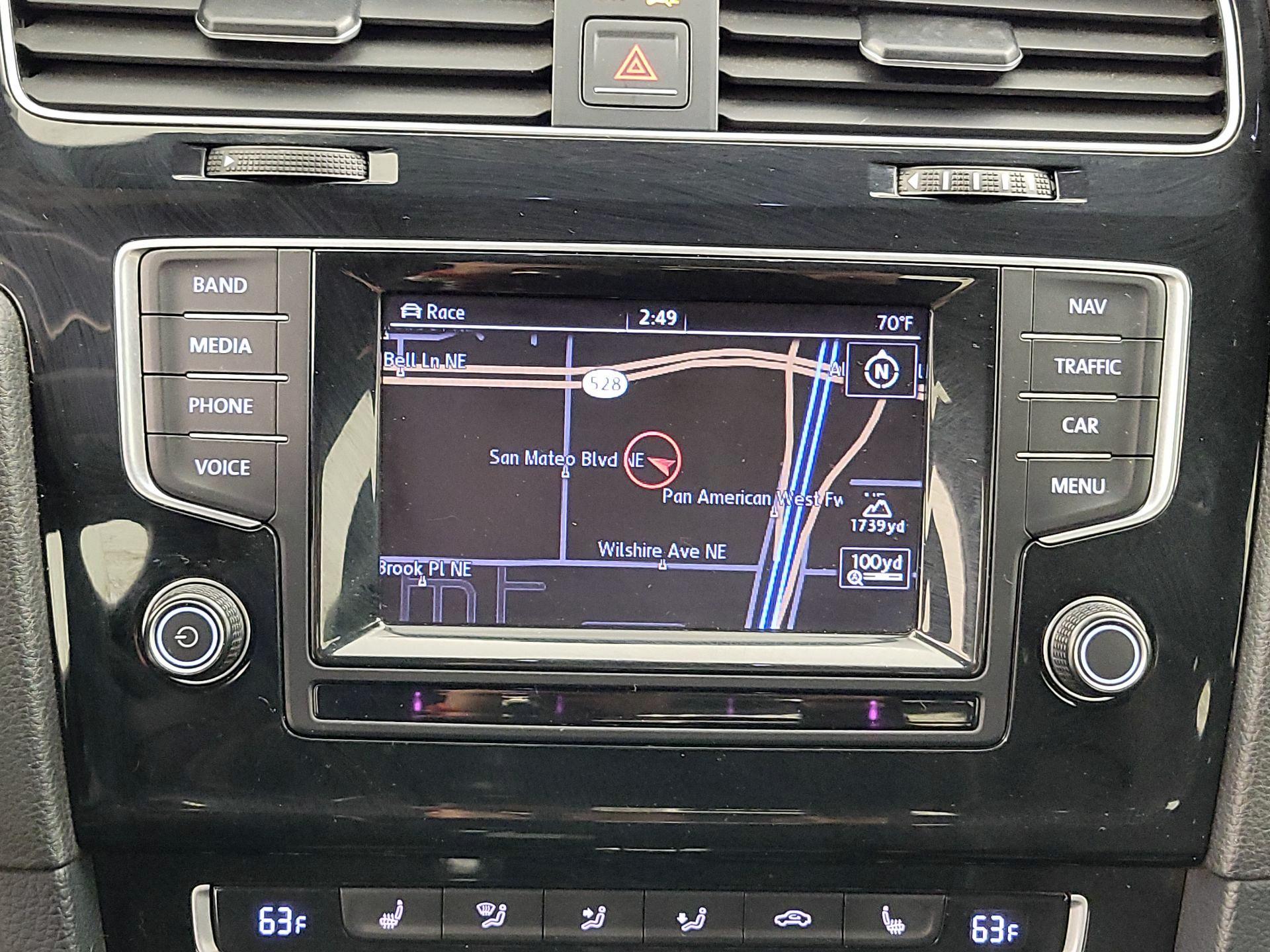 Thumbnail: 2015 Volkswagen Golf - 14