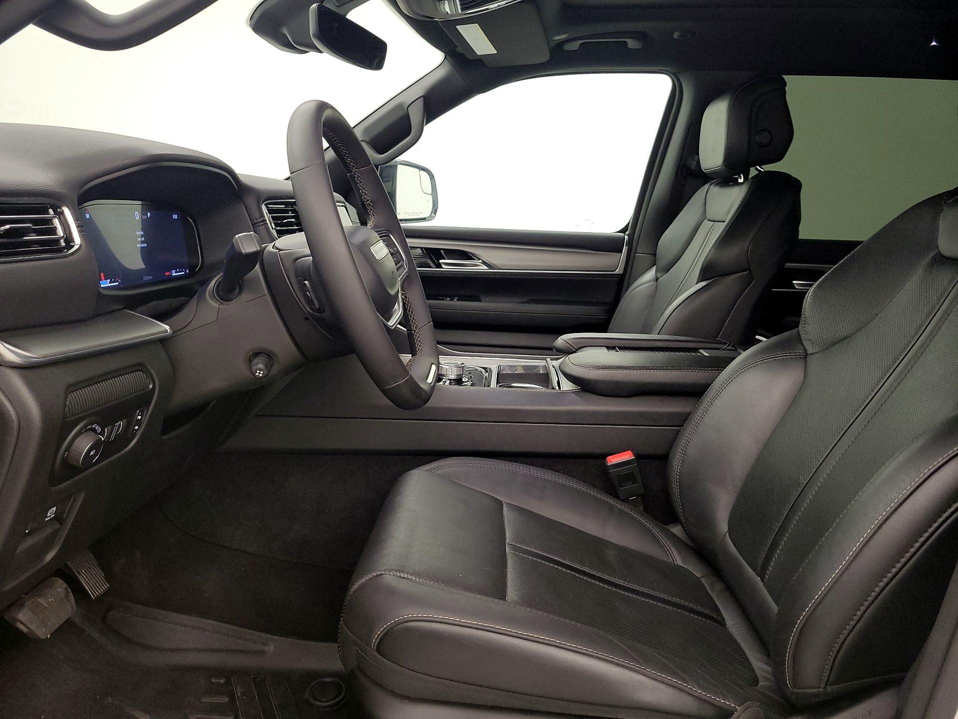 Thumbnail: 2023 Jeep Wagoneer - 11