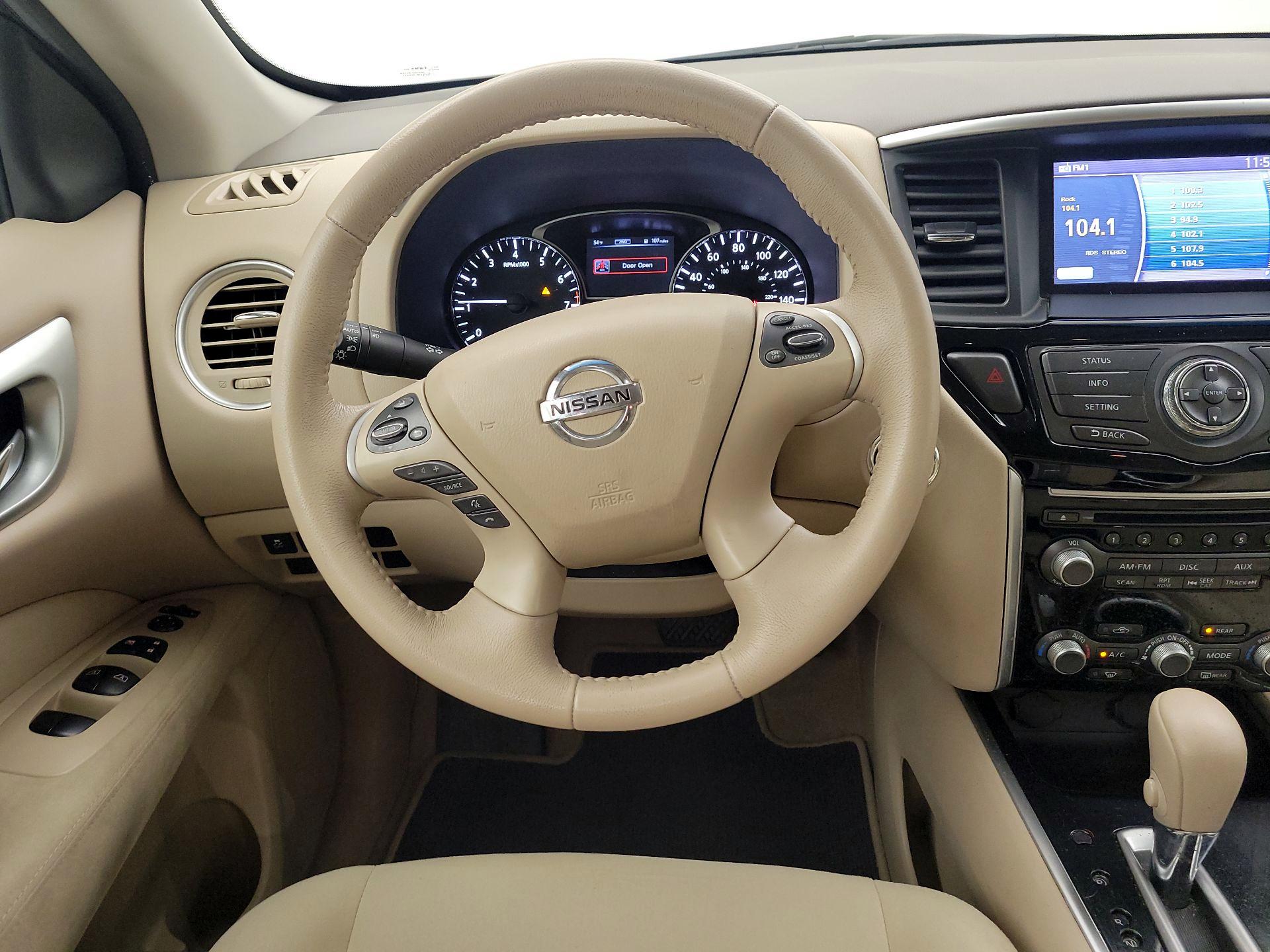 Thumbnail: 2015 Nissan Pathfinder - 10