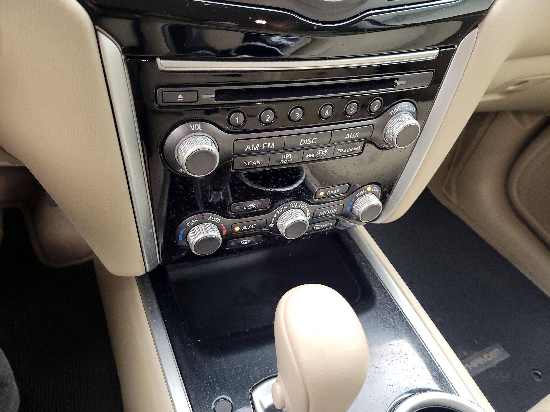 Thumbnail: 2015 Nissan Pathfinder - 14