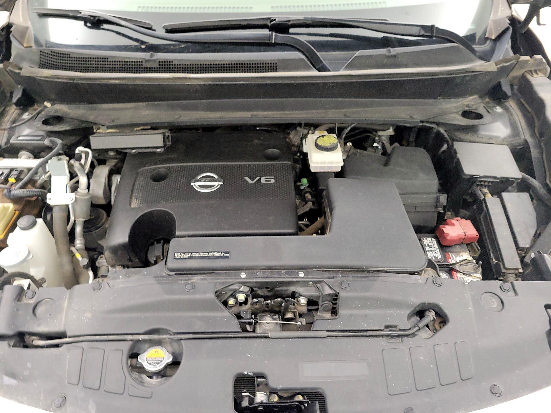 Thumbnail: 2015 Nissan Pathfinder - 17