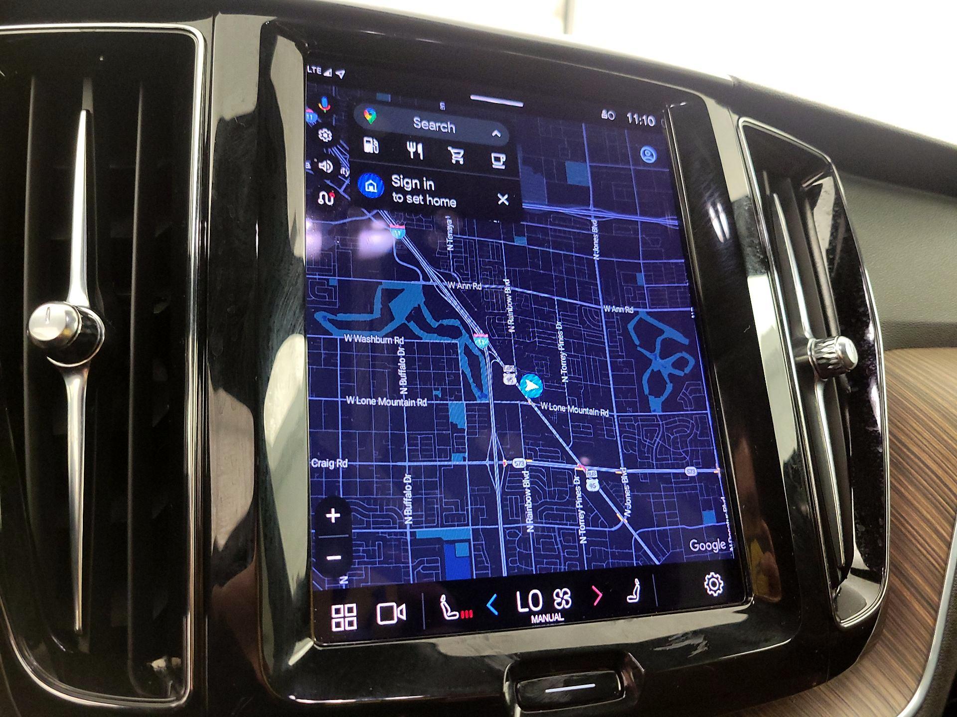 Thumbnail: 2022 Volvo XC60 - 14