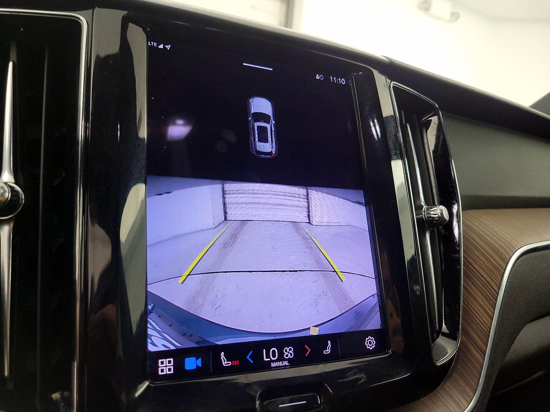 Thumbnail: 2022 Volvo XC60 - 15