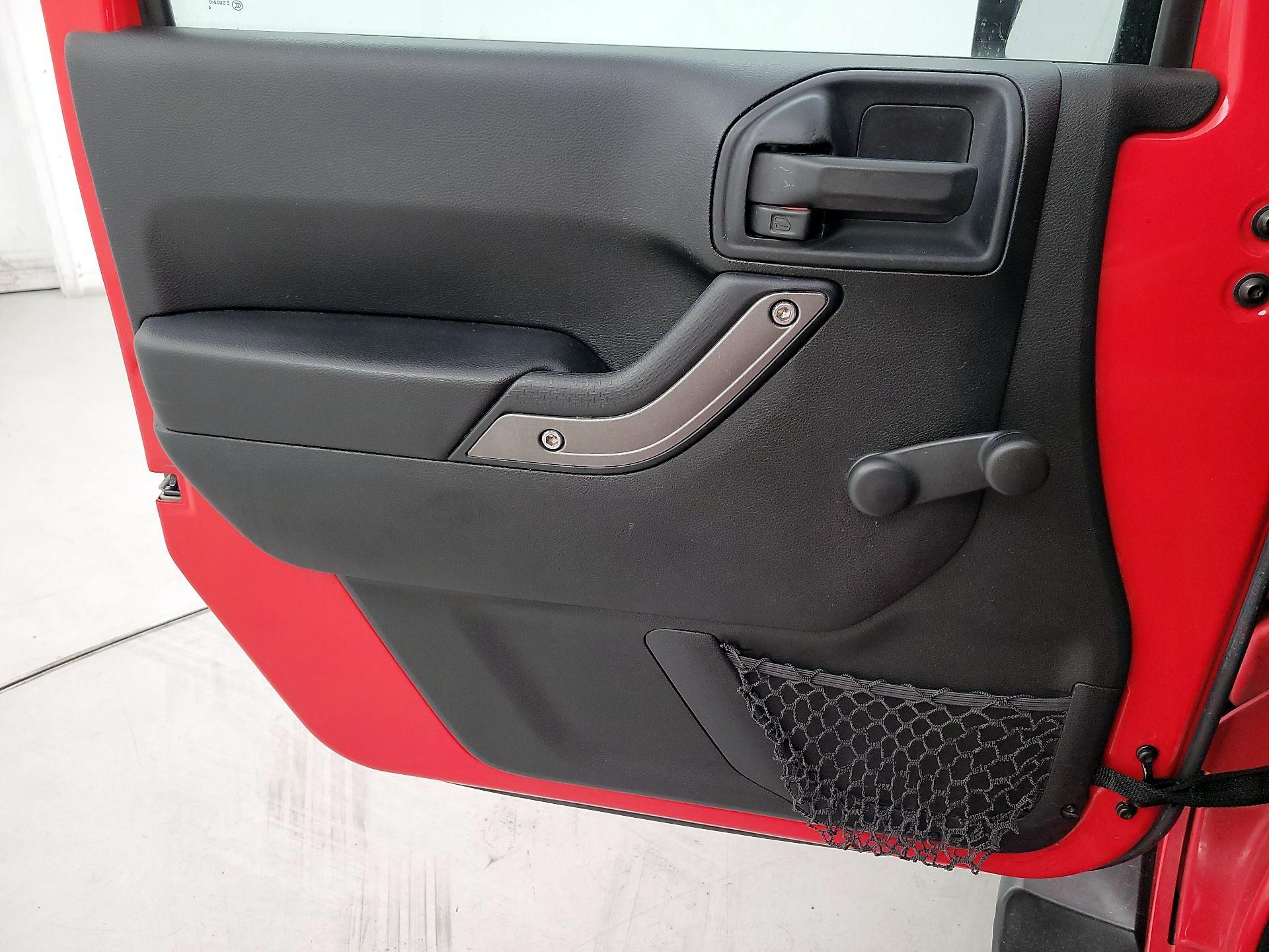 Thumbnail: 2016 Jeep Wrangler - 12