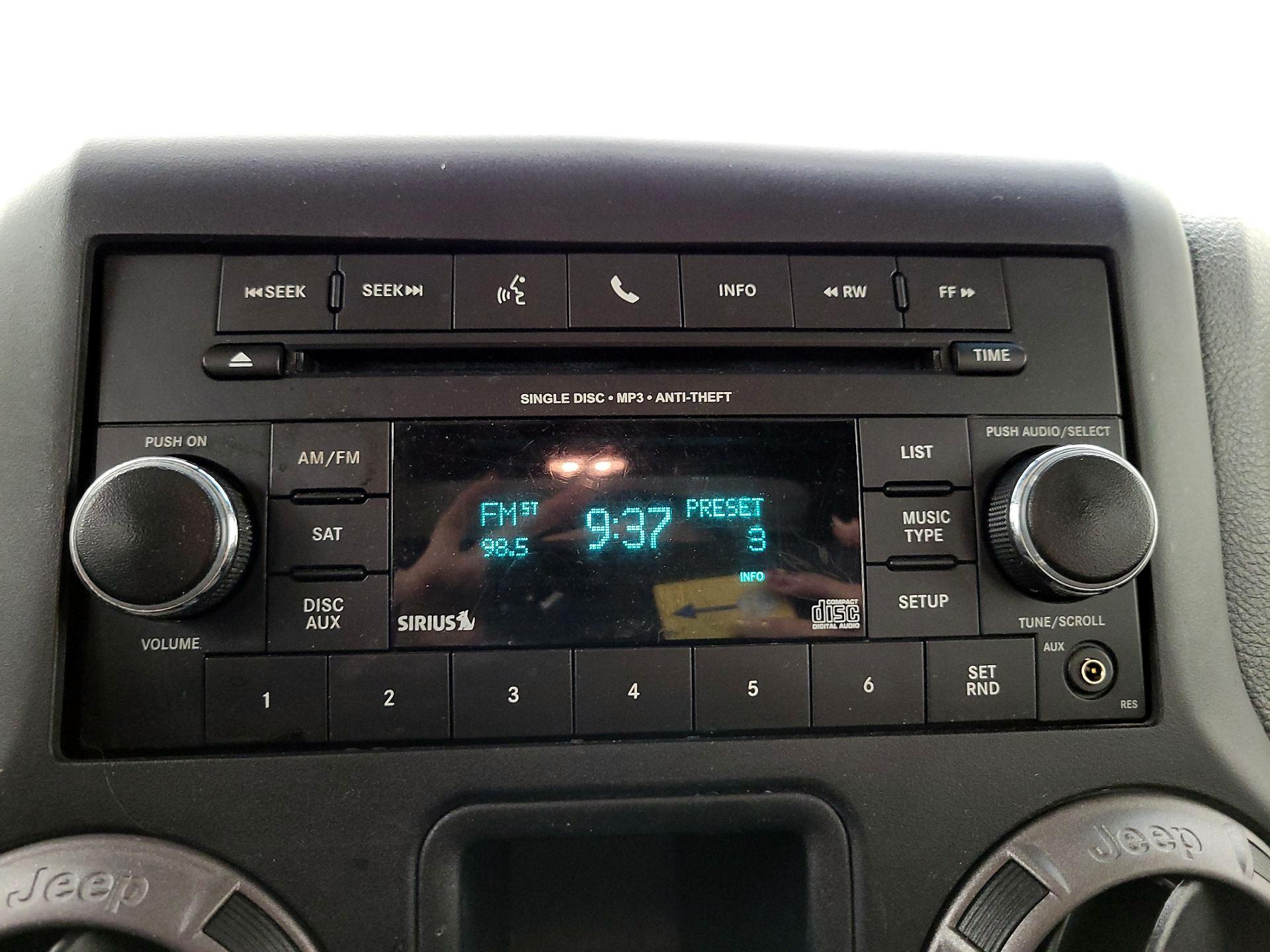 Thumbnail: 2016 Jeep Wrangler - 13