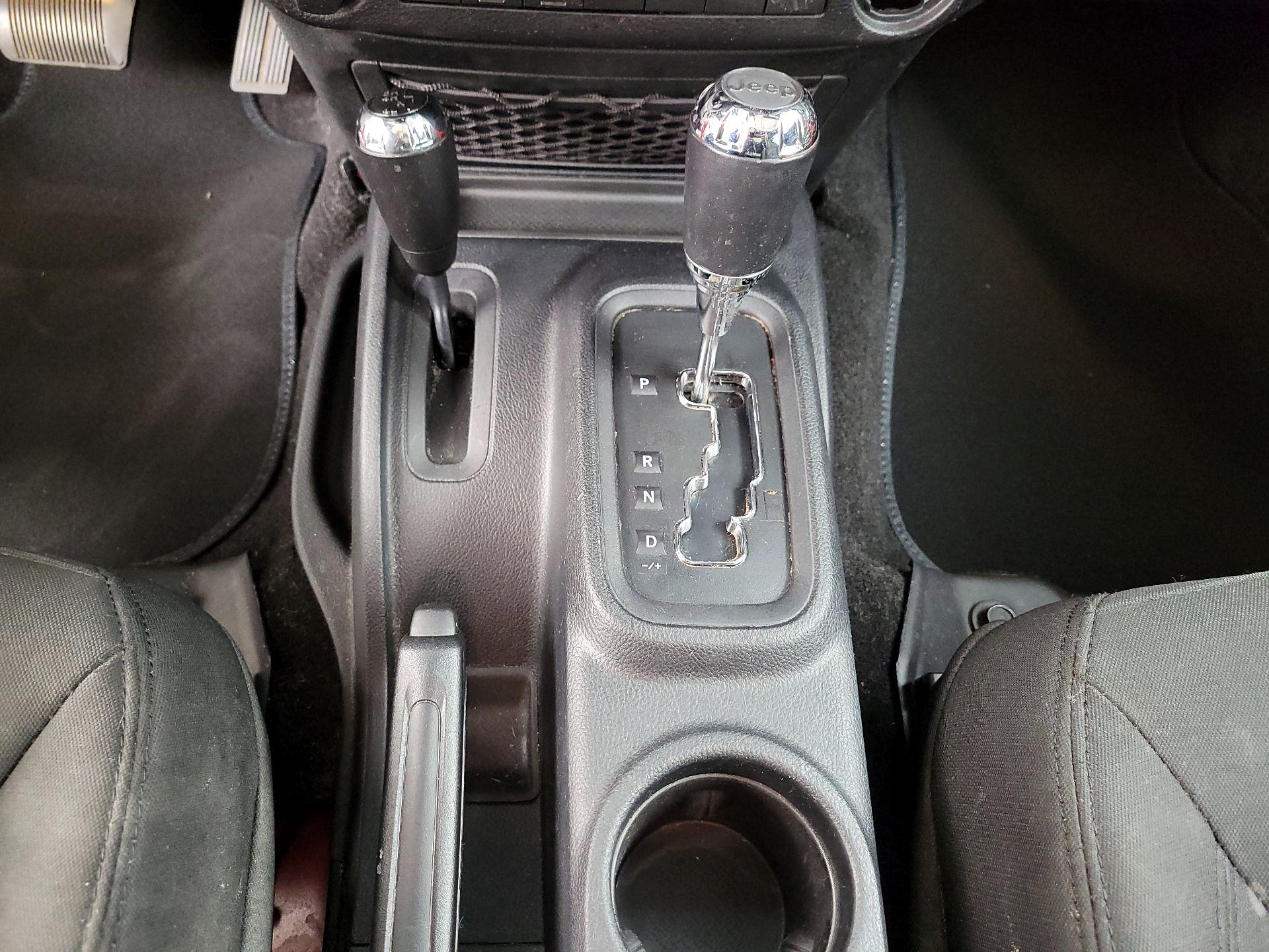 Thumbnail: 2016 Jeep Wrangler - 15