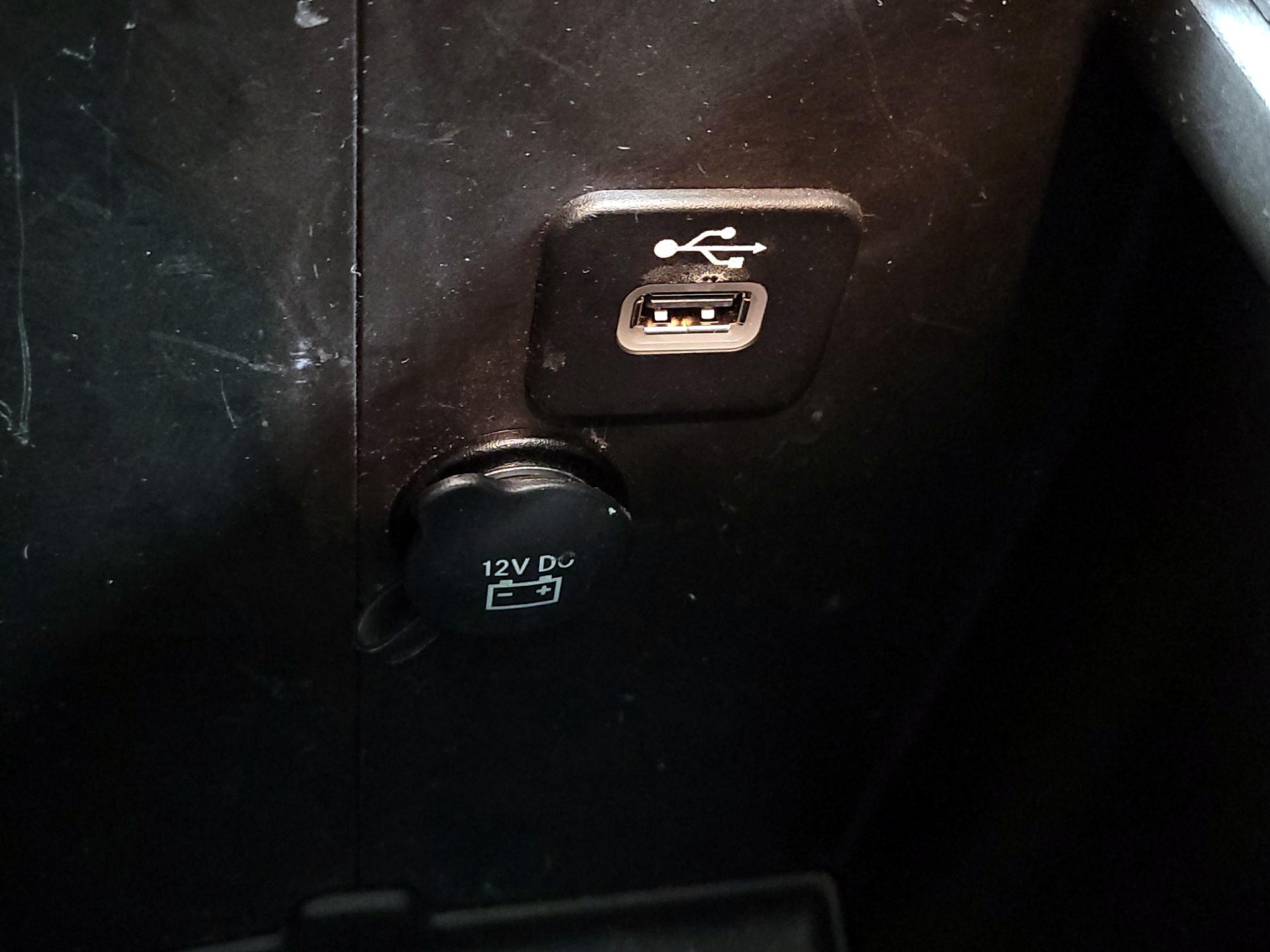 Thumbnail: 2016 Jeep Wrangler - 16