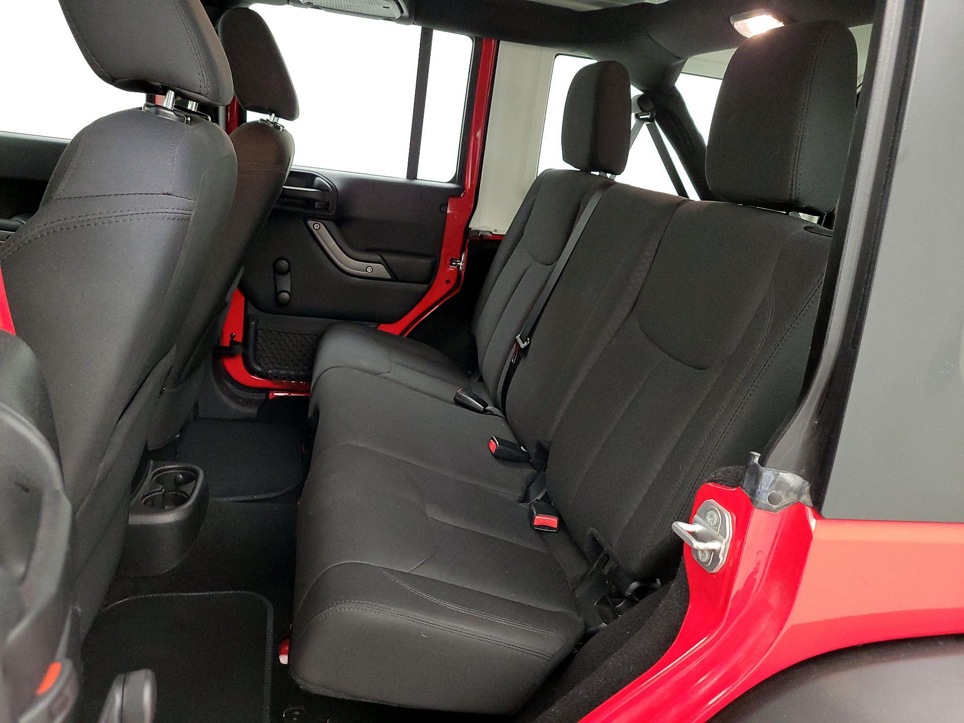 Thumbnail: 2016 Jeep Wrangler - 17