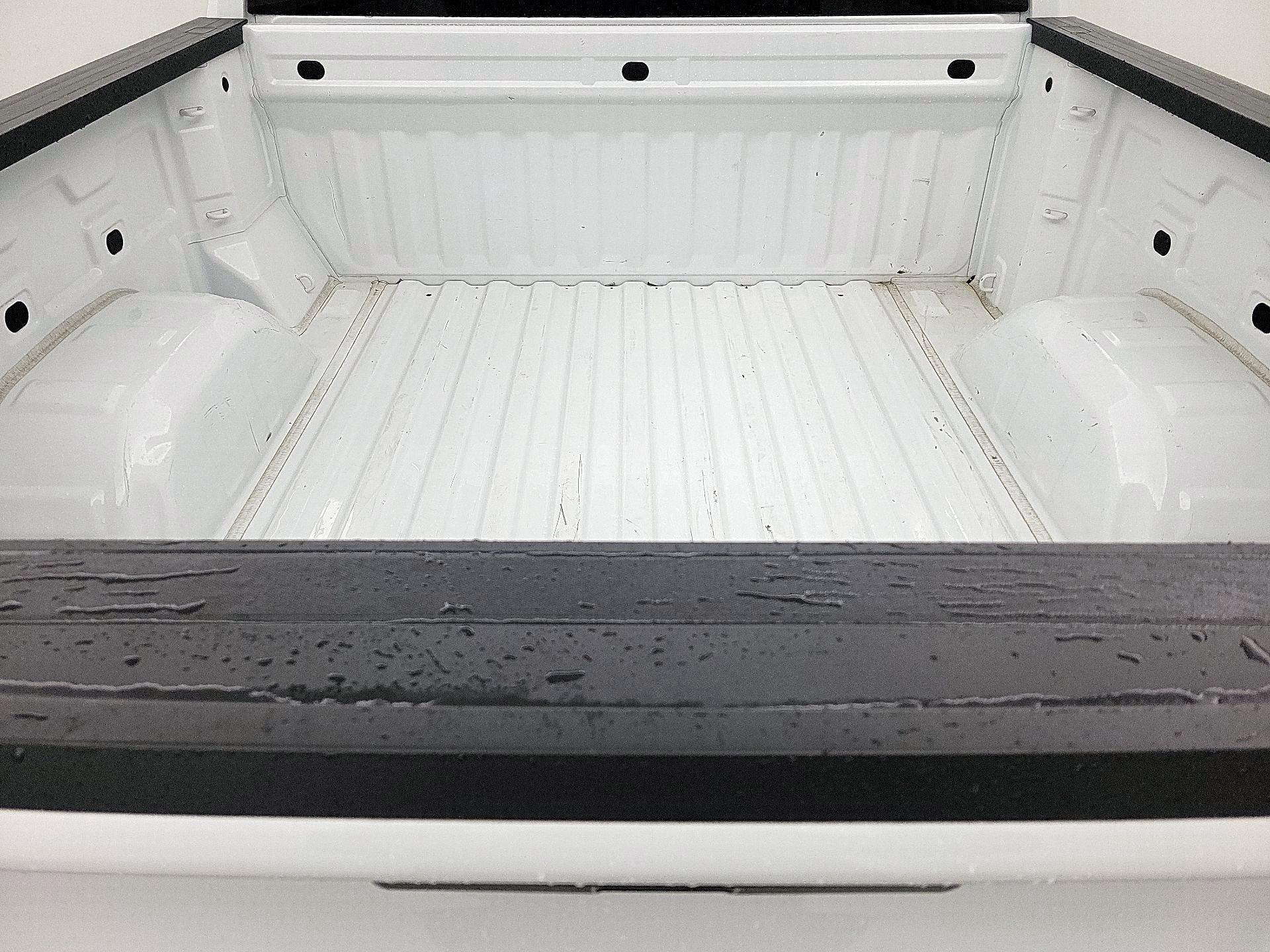 Thumbnail: 2022 Chevrolet Silverado 1500 - 16