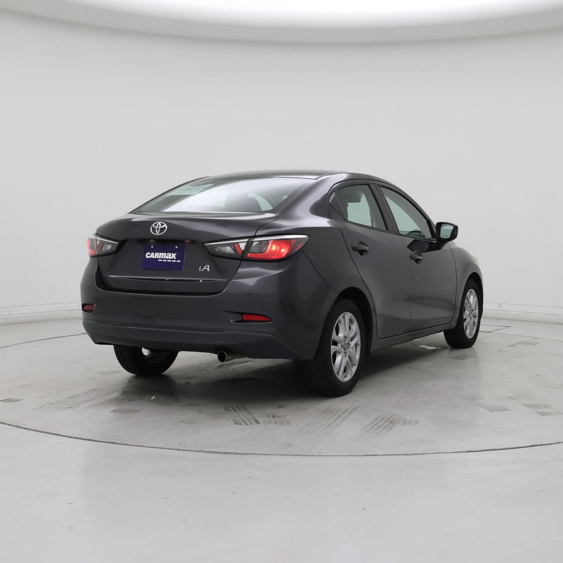 Thumbnail: 2018 Toyota Yaris iA - 8