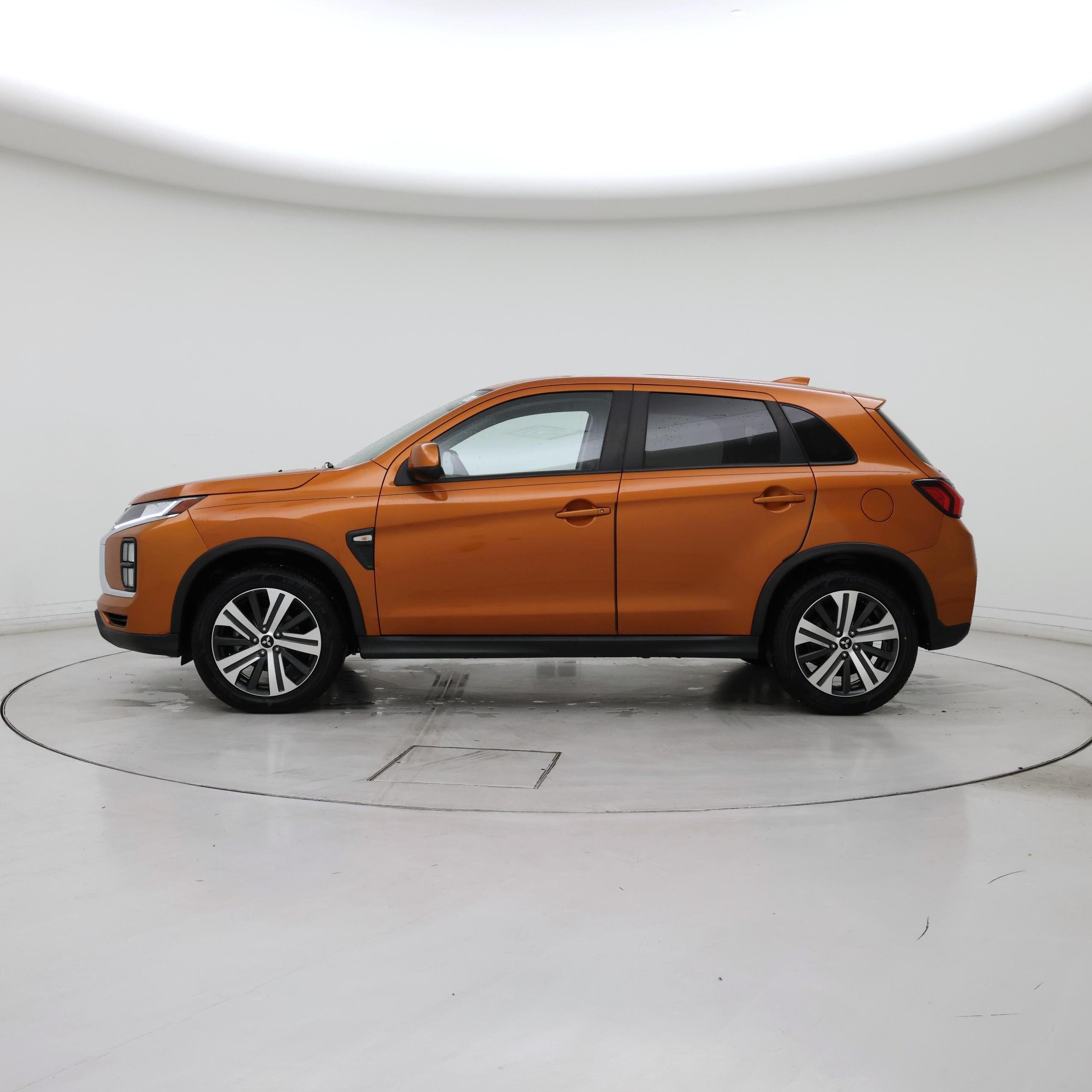 Thumbnail: 2020 Mitsubishi Outlander Sport - 3