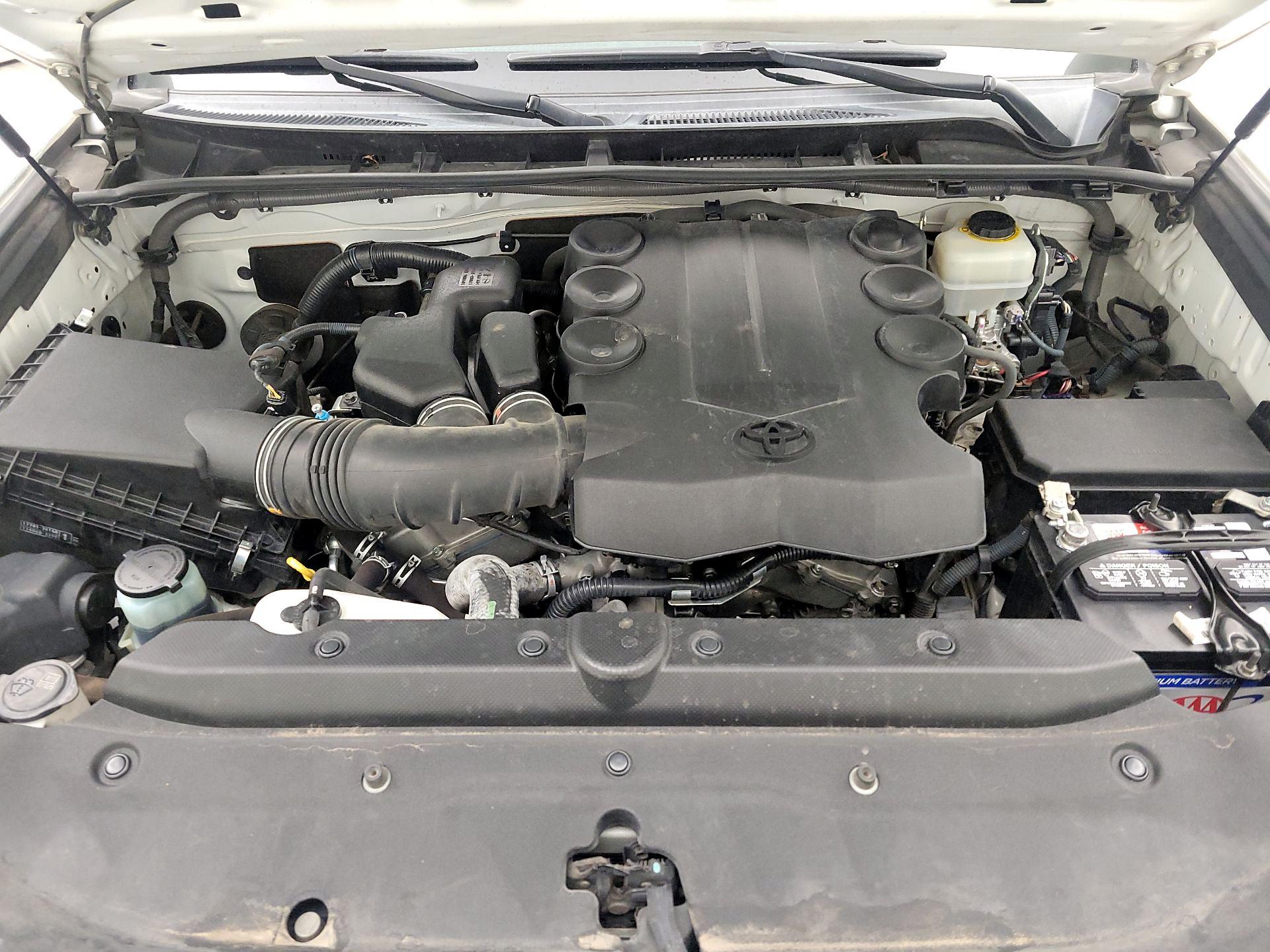 Thumbnail: 2014 Toyota 4Runner - 17